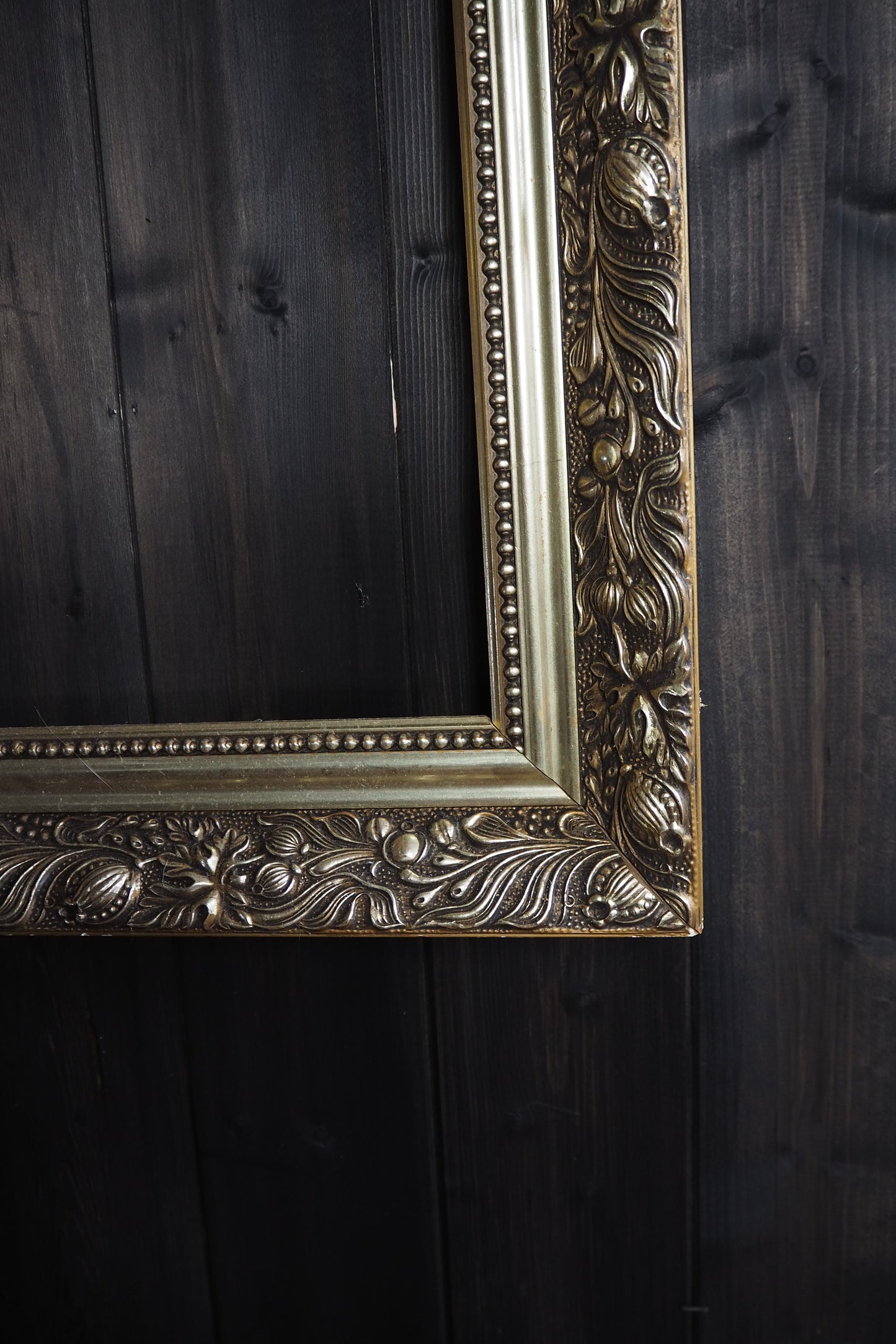 The Belvoir – Antique & Vintage Gold Ornate Large Frame Collection