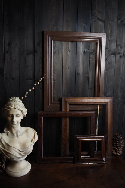 The Manor House – Classic Rustic Wood Frame