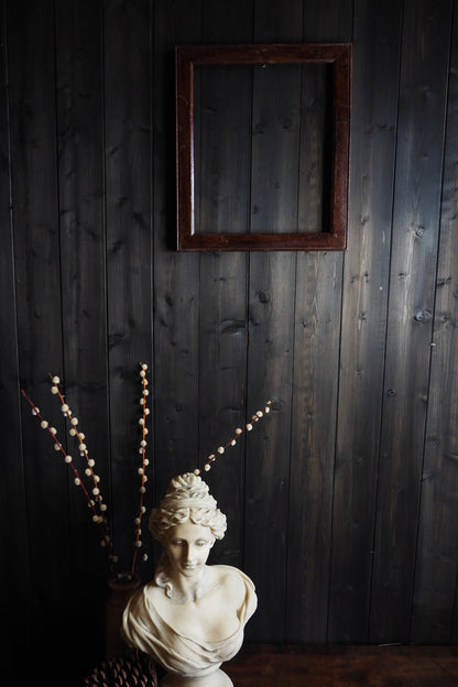 The Manor House – Classic Rustic Wood Frame