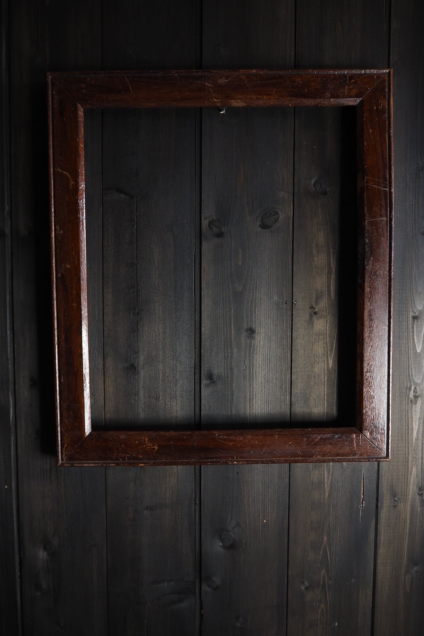 The Manor House – Classic Rustic Wood Frame