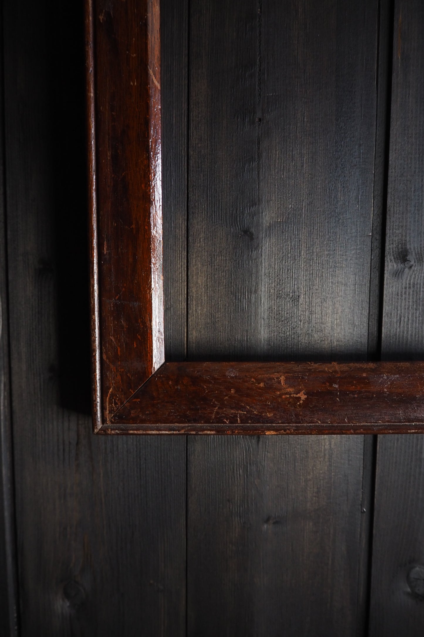 The Manor House – Classic Rustic Wood Frame
