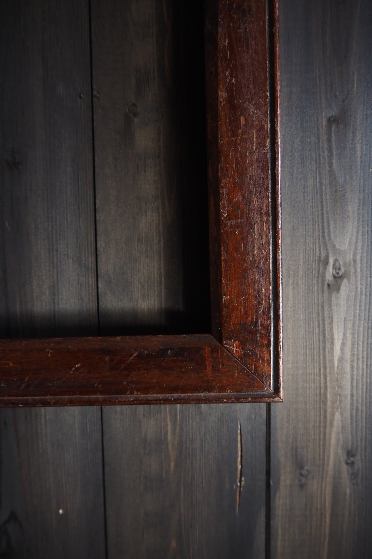 The Manor House – Classic Rustic Wood Frame