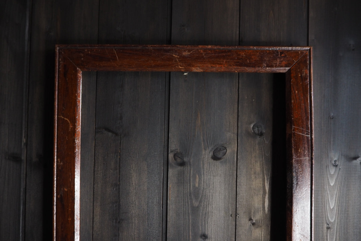 The Manor House – Classic Rustic Wood Frame