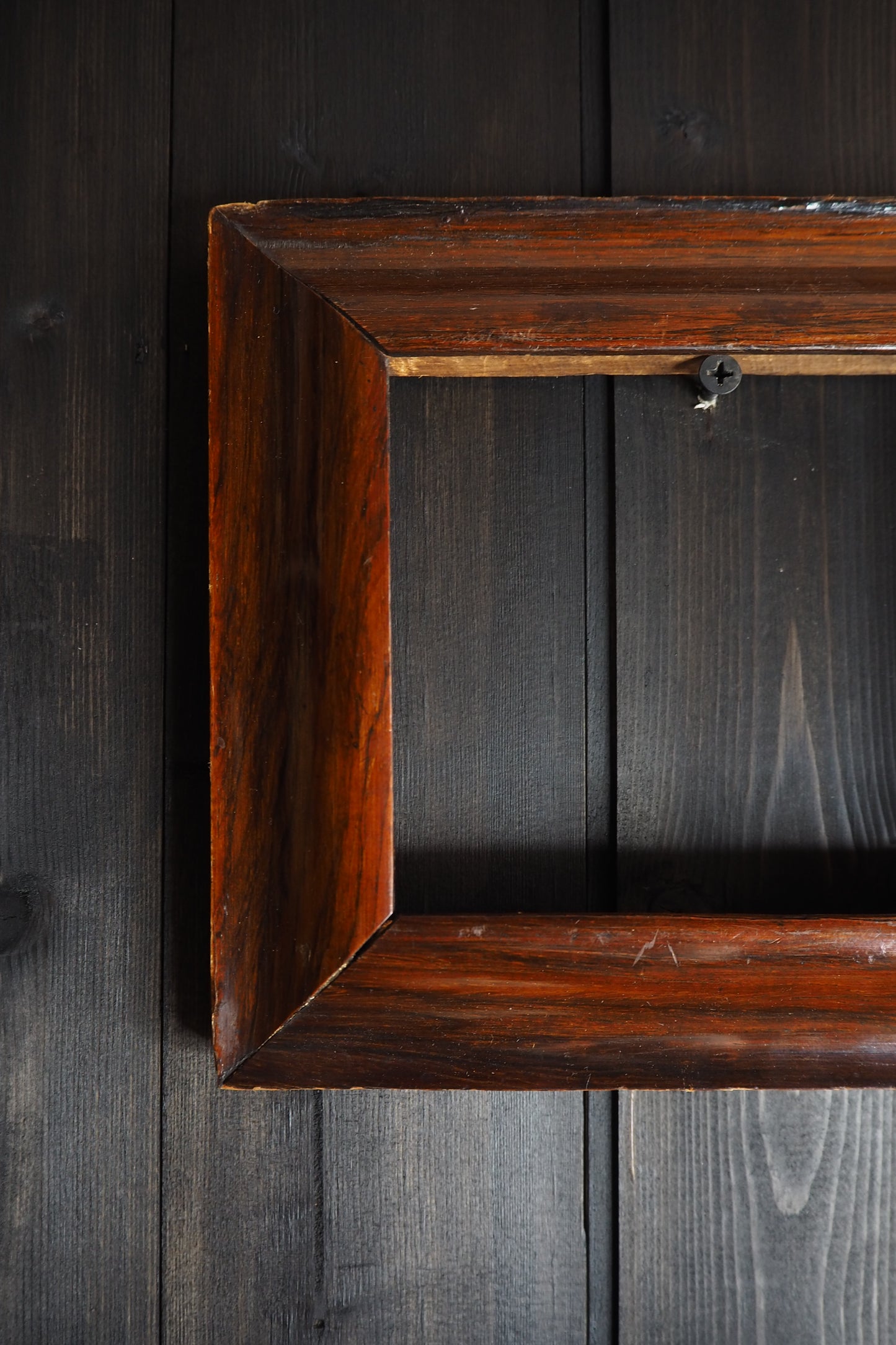 The Alpine Heritage – Victorian Carved Mini Wooden Frame