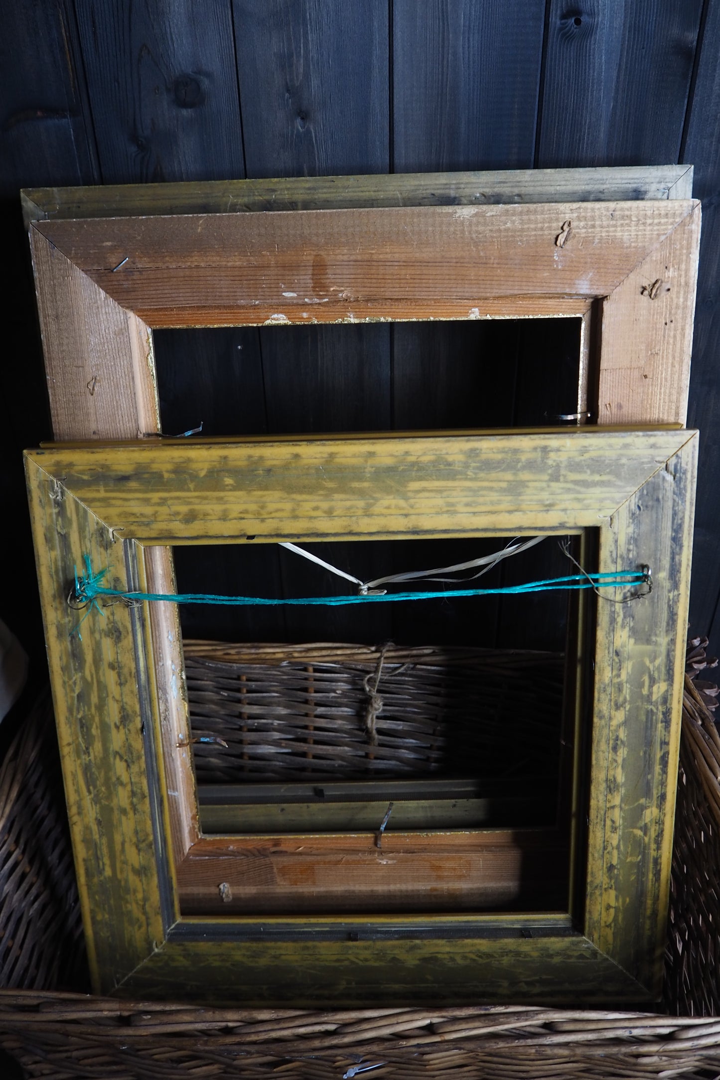 The Belvoir – Antique & Vintage Gold Ornate Small Frame Collection