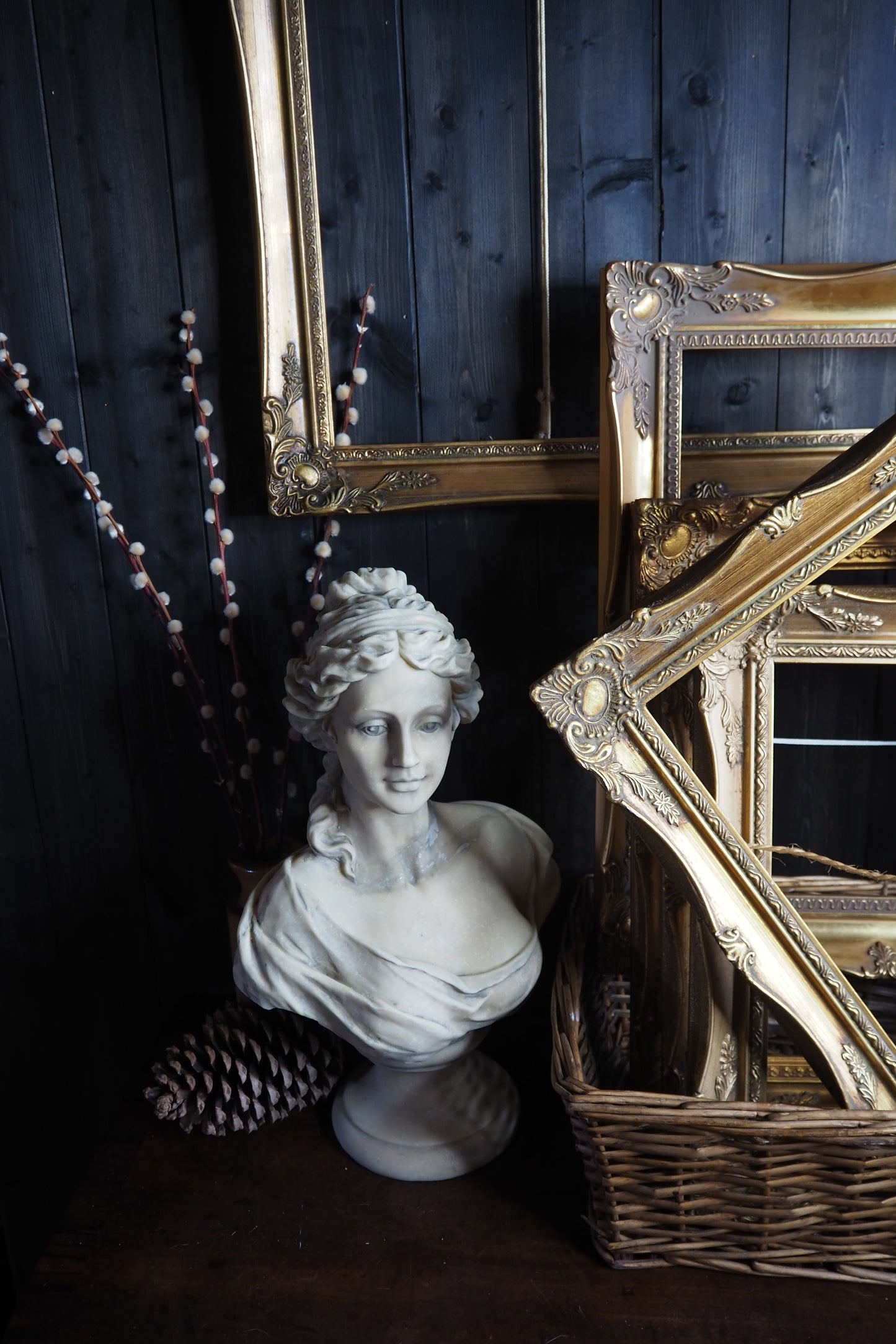 The Sorélle – Vintage Gold Louis Style Ornate Small Frame Collection