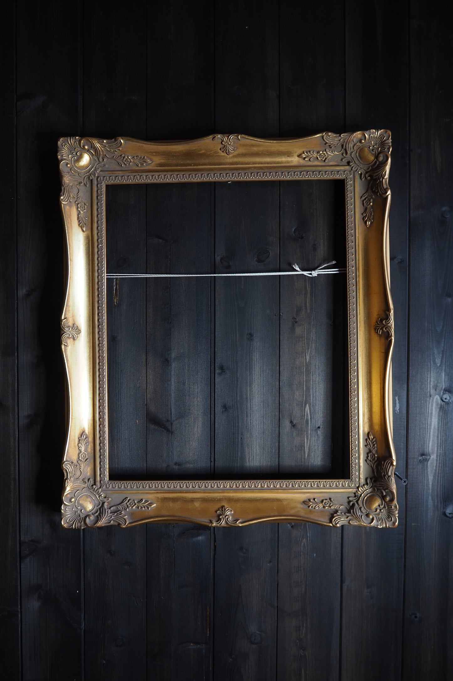 The Sorélle – Vintage Gold Louis Style Thick Medium Frame
