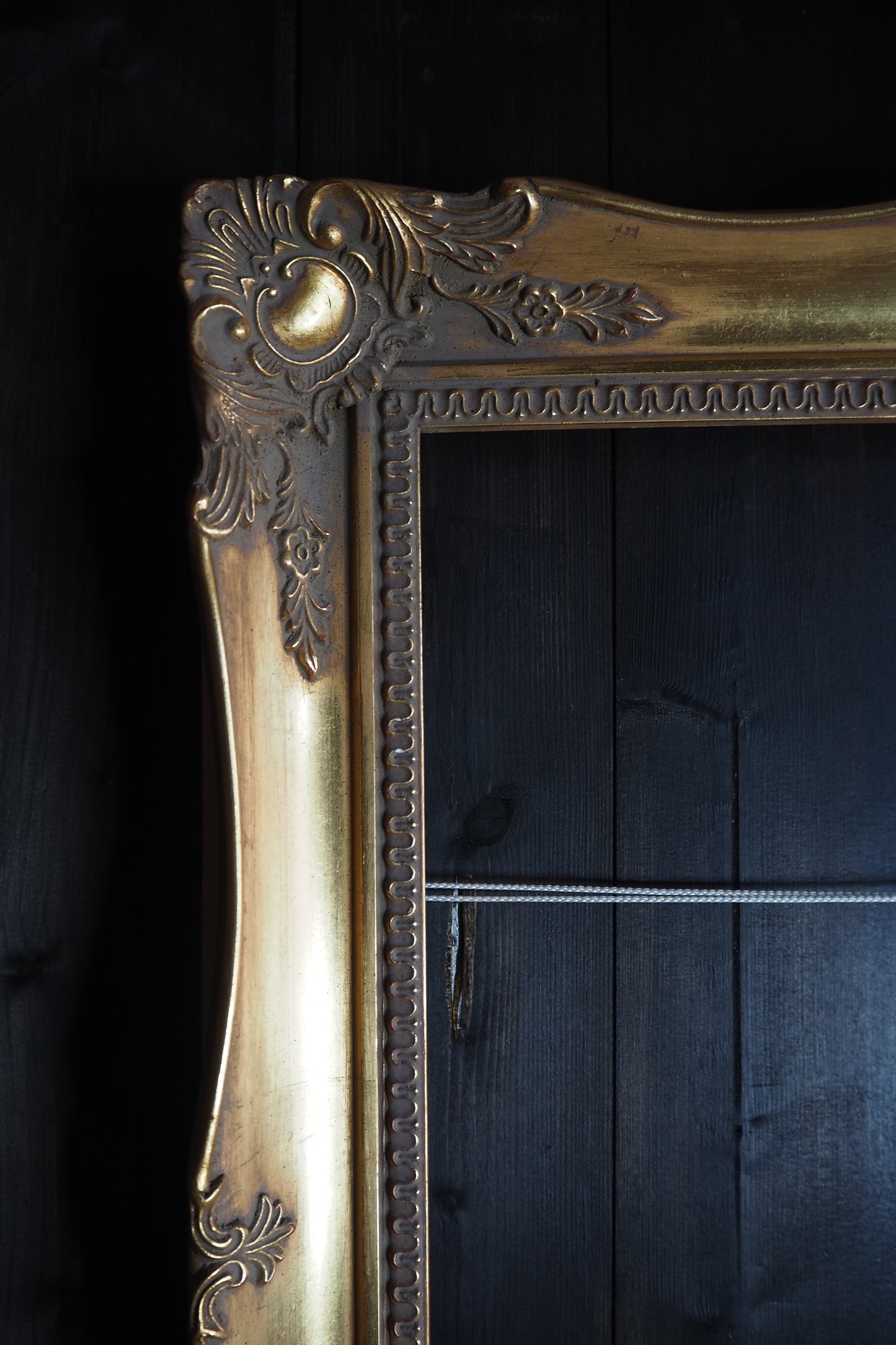 The Sorélle – Vintage Gold Louis Style Thick Medium Frame