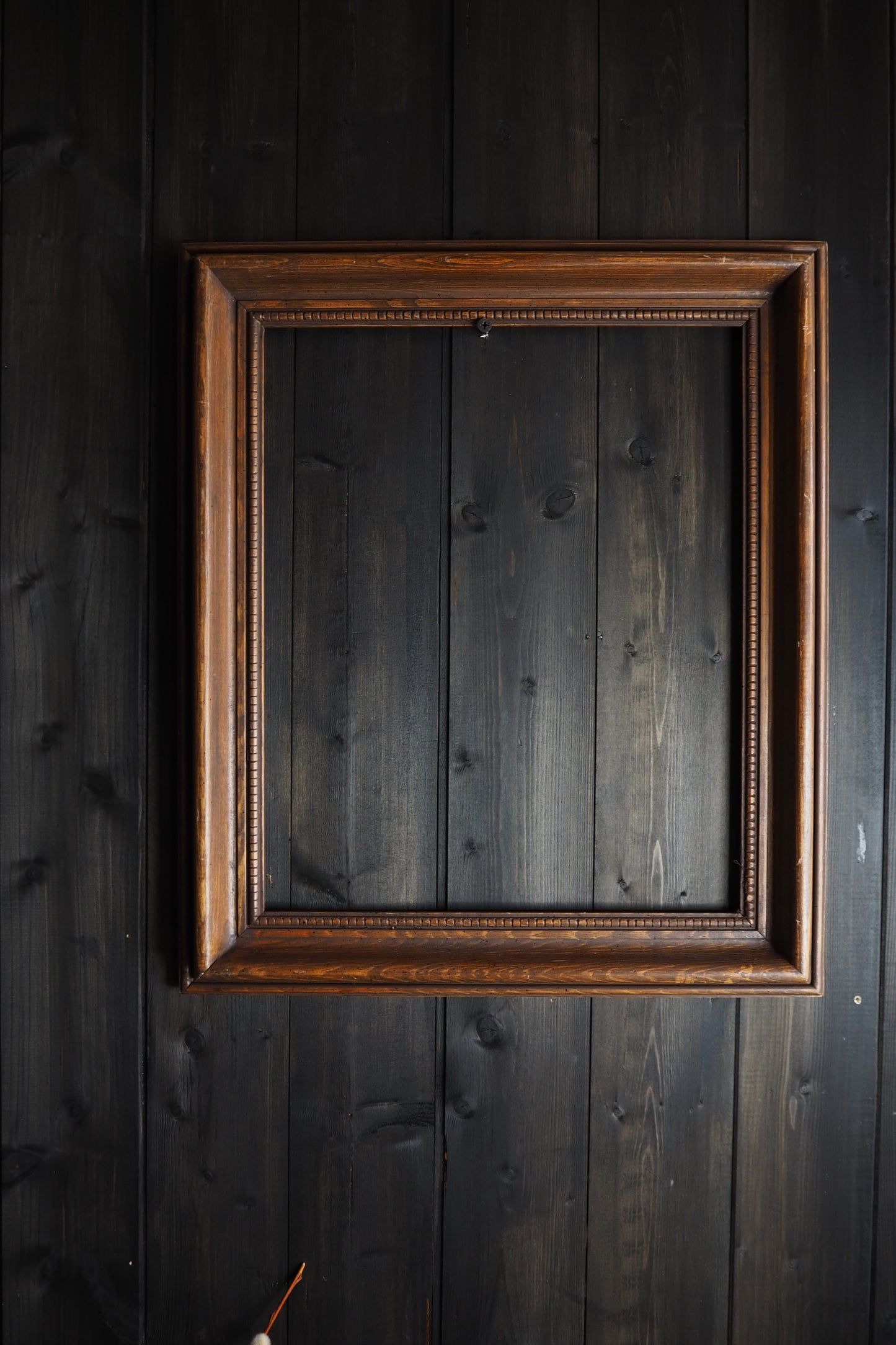 The Estoria – Stained Wooden Rustic Frame