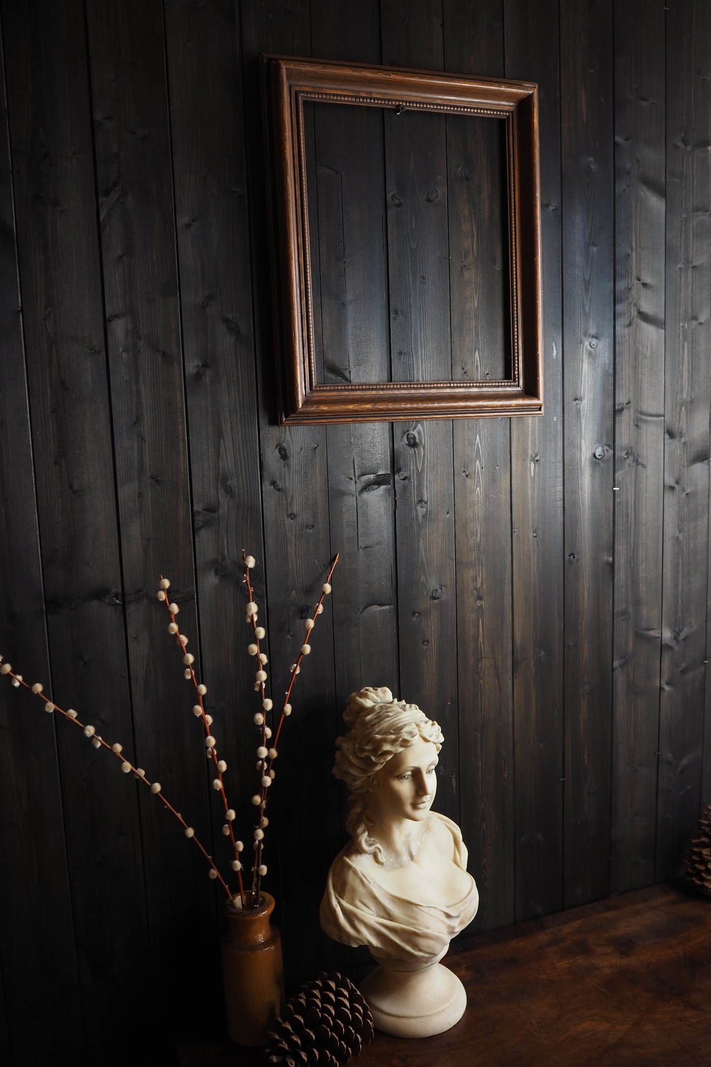 The Estoria – Stained Wooden Rustic Frame