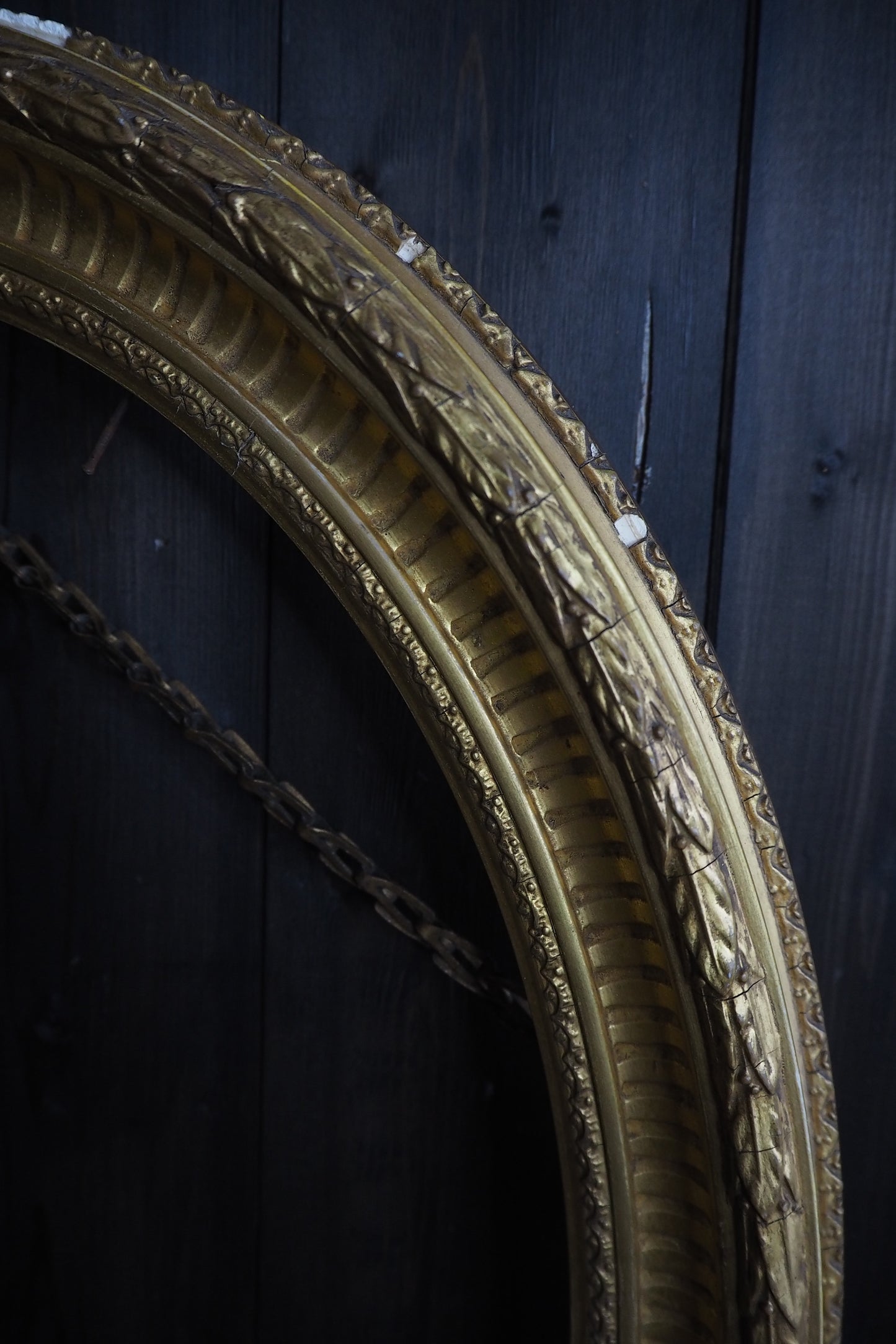 The Painswick – Antique Ornate Gold Thick Gilt Oval Frame