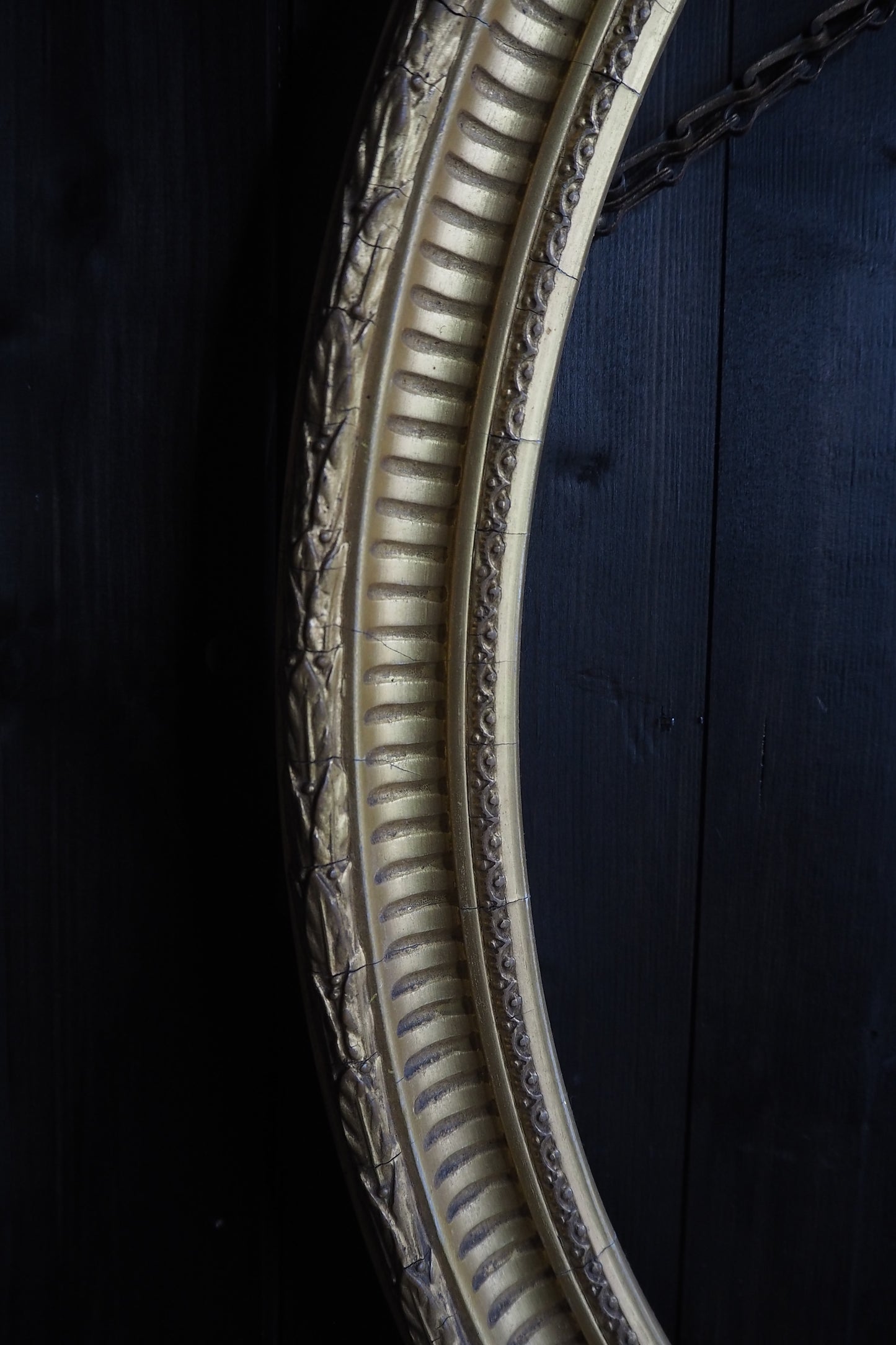 The Painswick – Antique Ornate Gold Thick Gilt Oval Frame