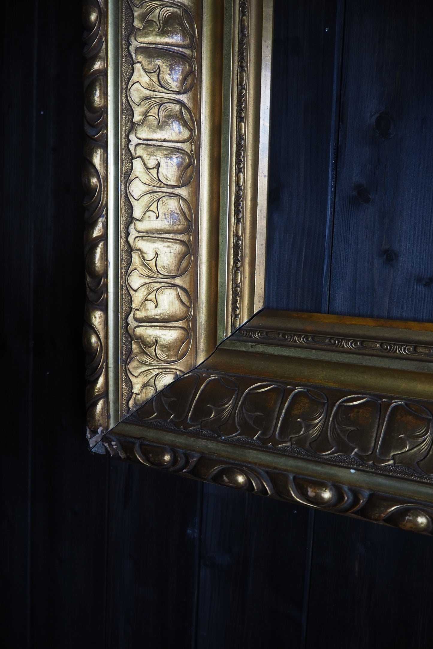 The Versailles – Extremely Heavy Antique Gold Statement Frame