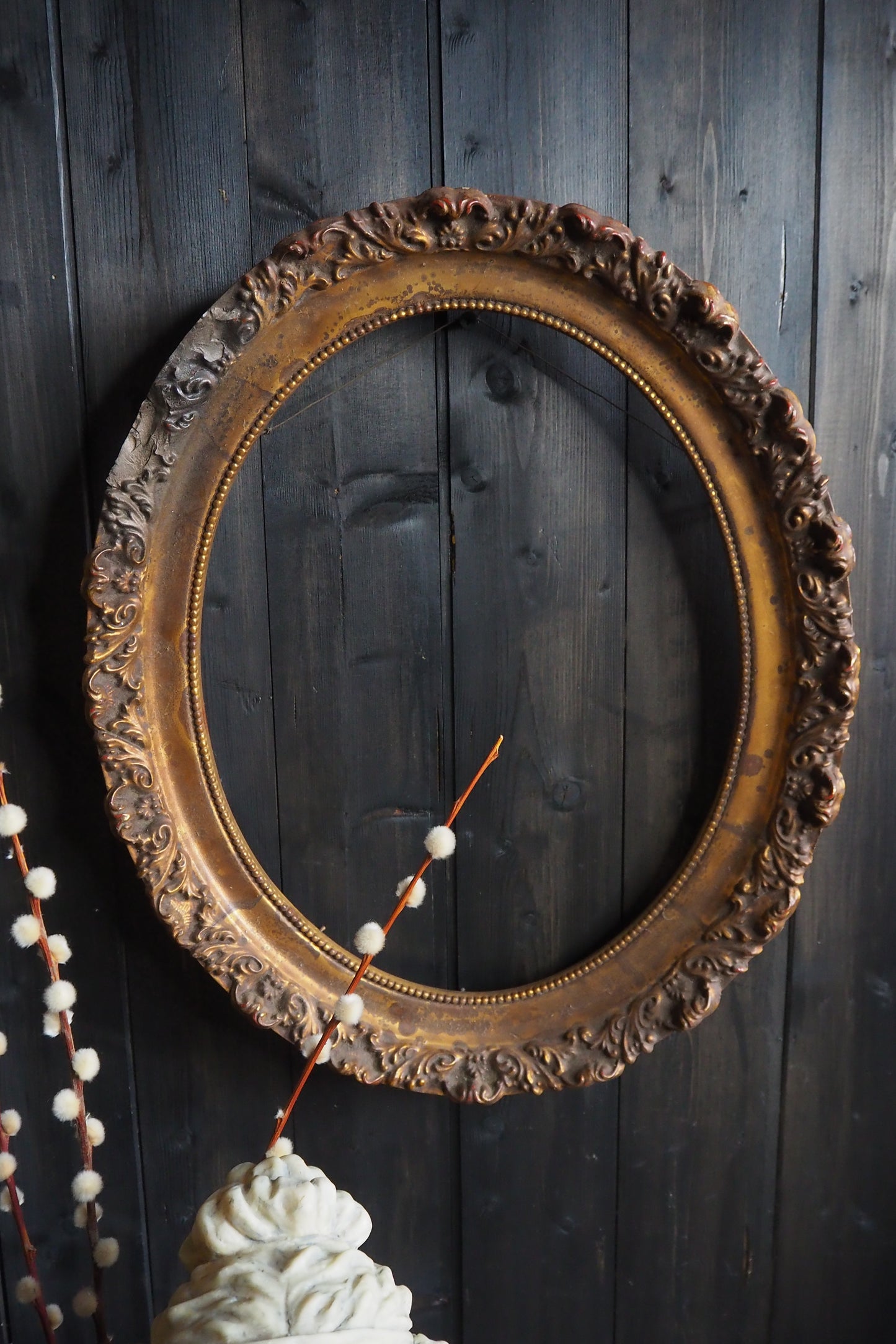 The Lacock – Authentic Antique Victorian Ornate Gilt Oval Frame