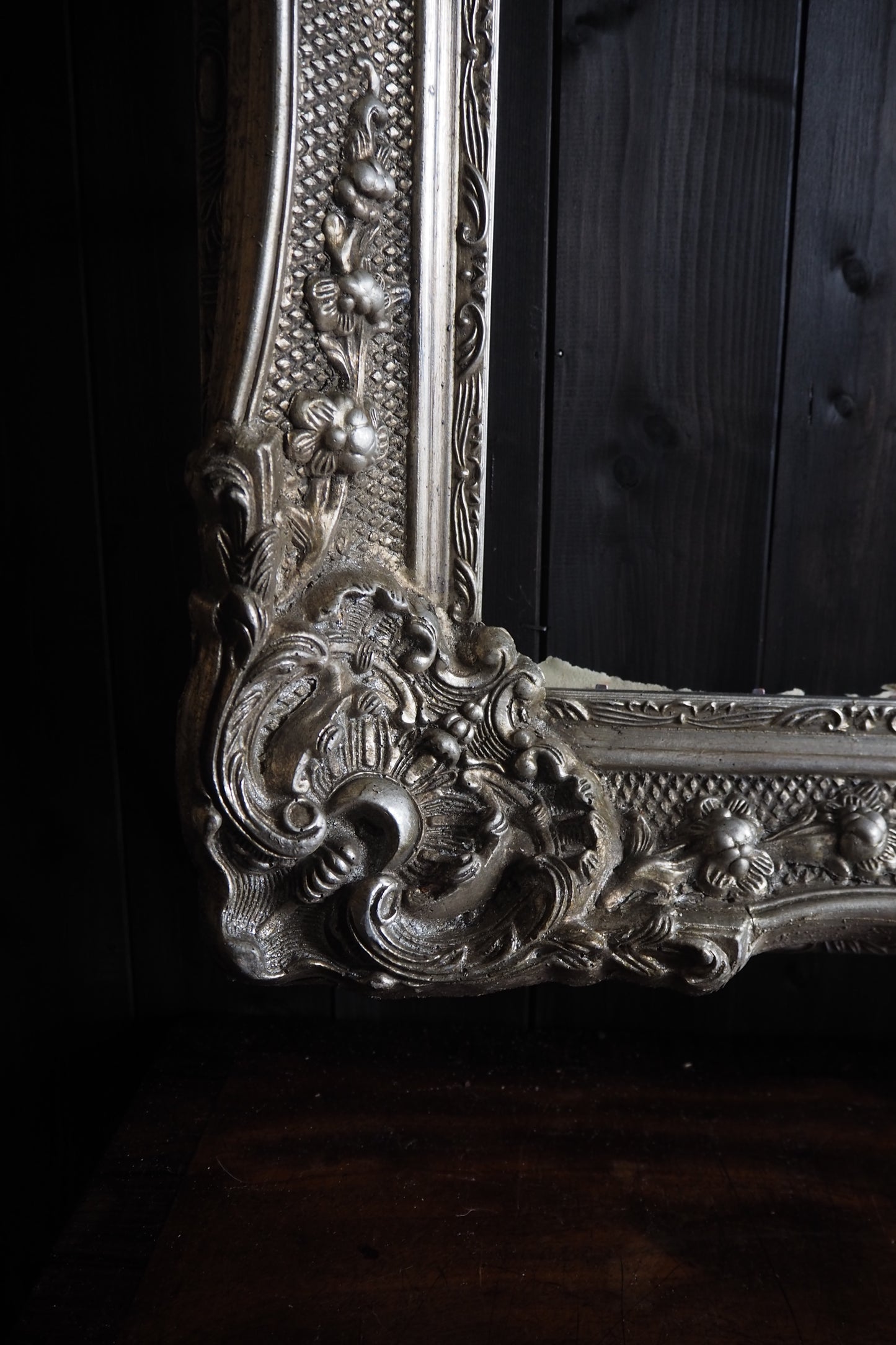 The Marly – XXL Versailles Antique Silver Gesso Frame
