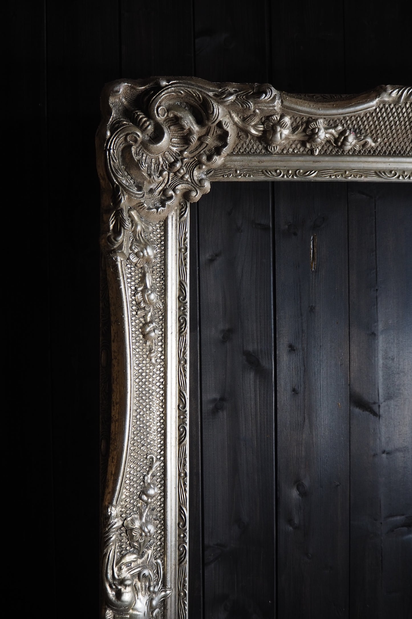 The Marly – XXL Versailles Antique Silver Gesso Frame