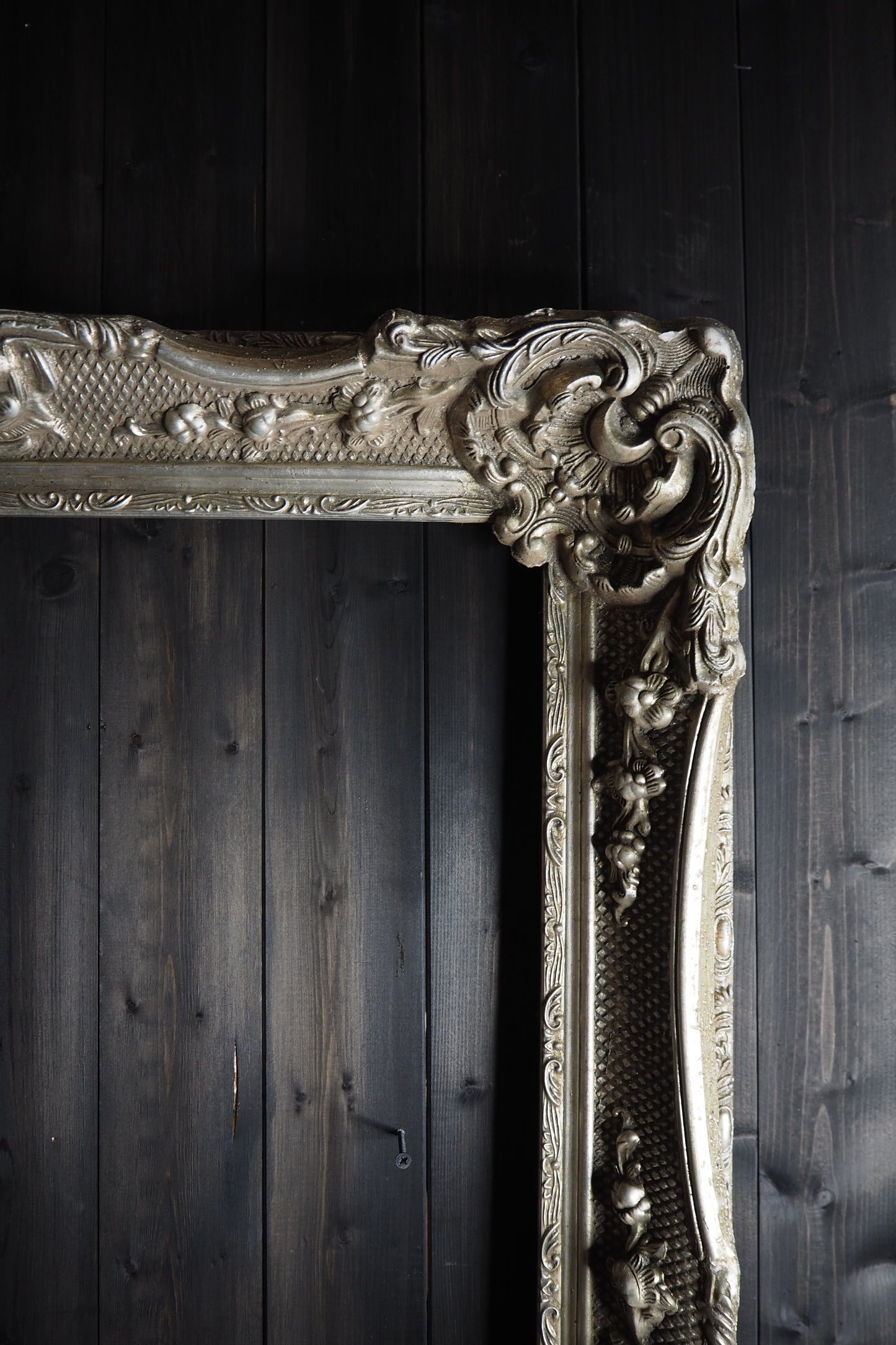 The Marly – XXL Versailles Antique Silver Gesso Frame