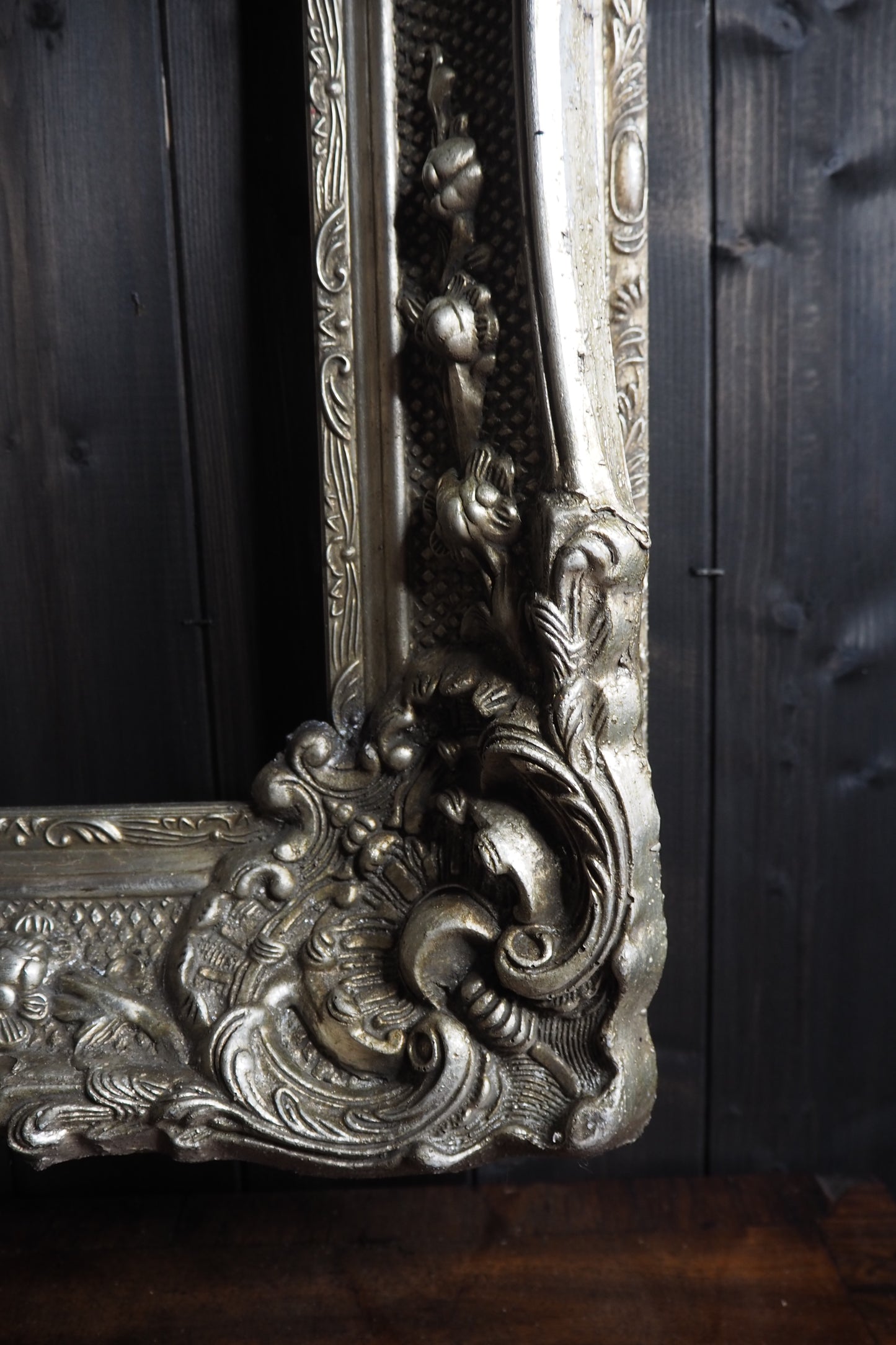 The Marly – XXL Versailles Antique Silver Gesso Frame