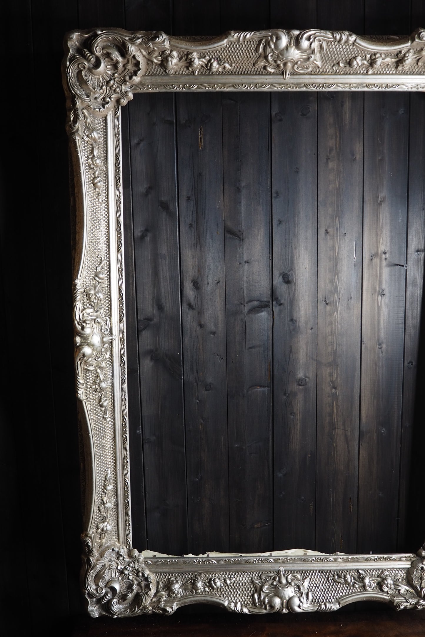 The Marly – XXL Versailles Antique Silver Gesso Frame