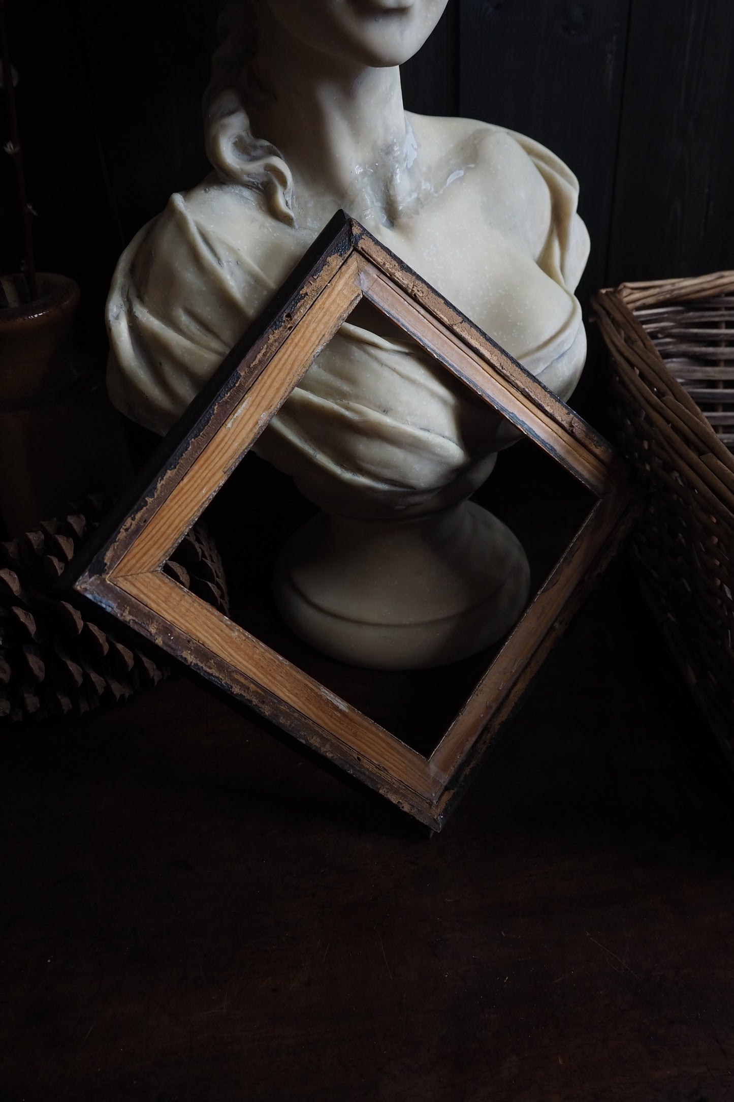 The Braymore - Antique mini wooden frame