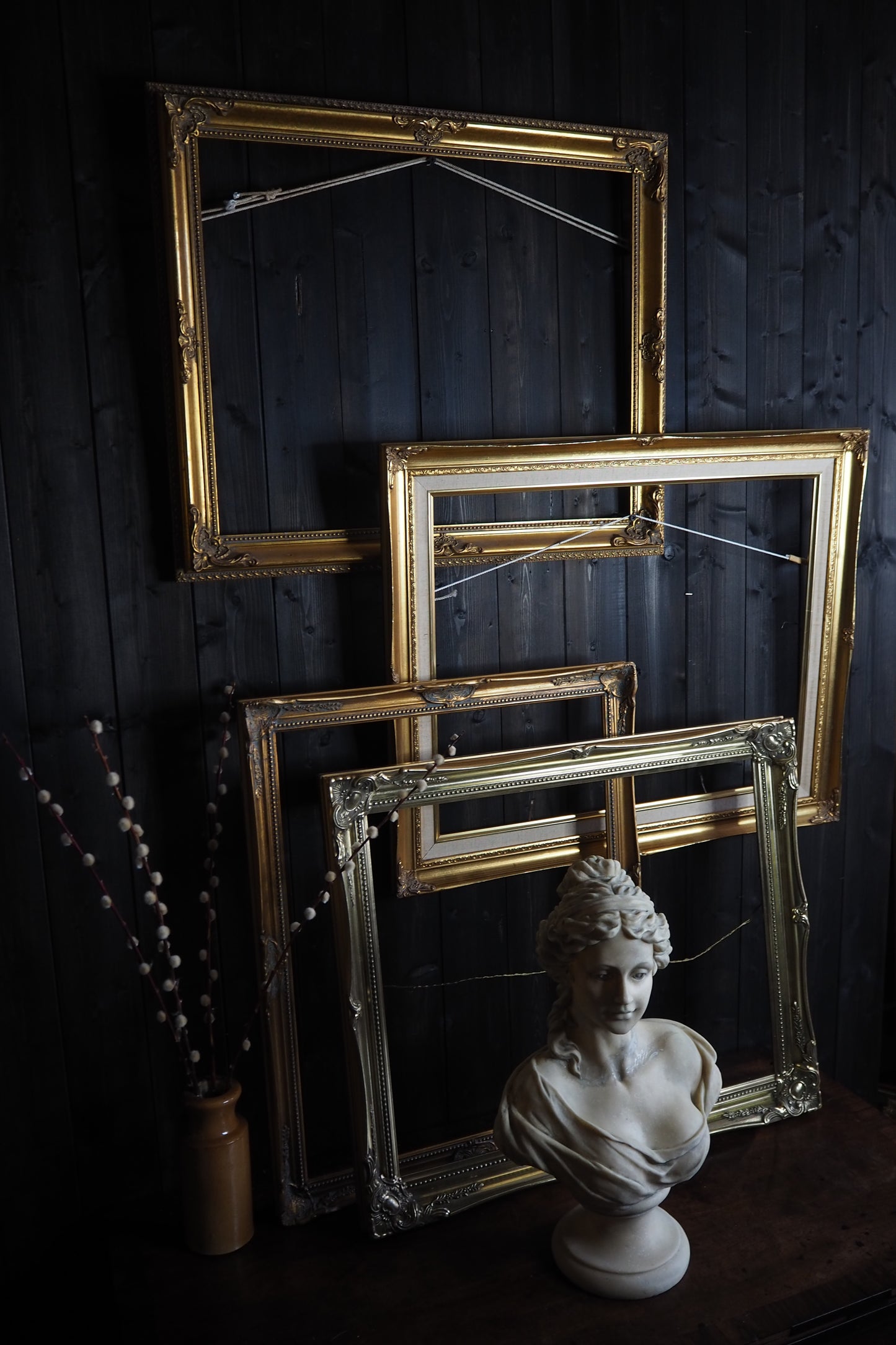 The Chambord – Vintage Gold Ornate Medium Frame Collection