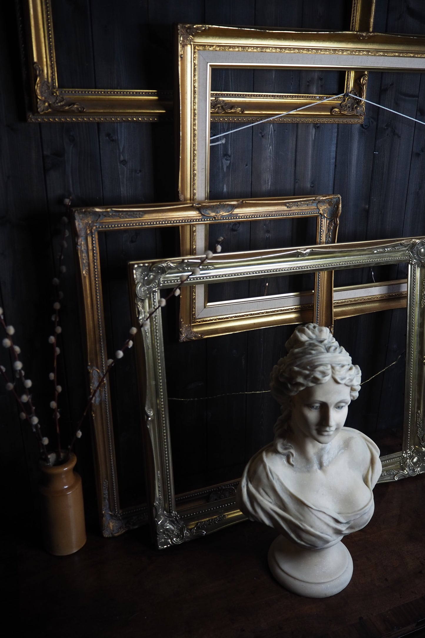 The Chambord – Vintage Gold Ornate Medium Frame Collection