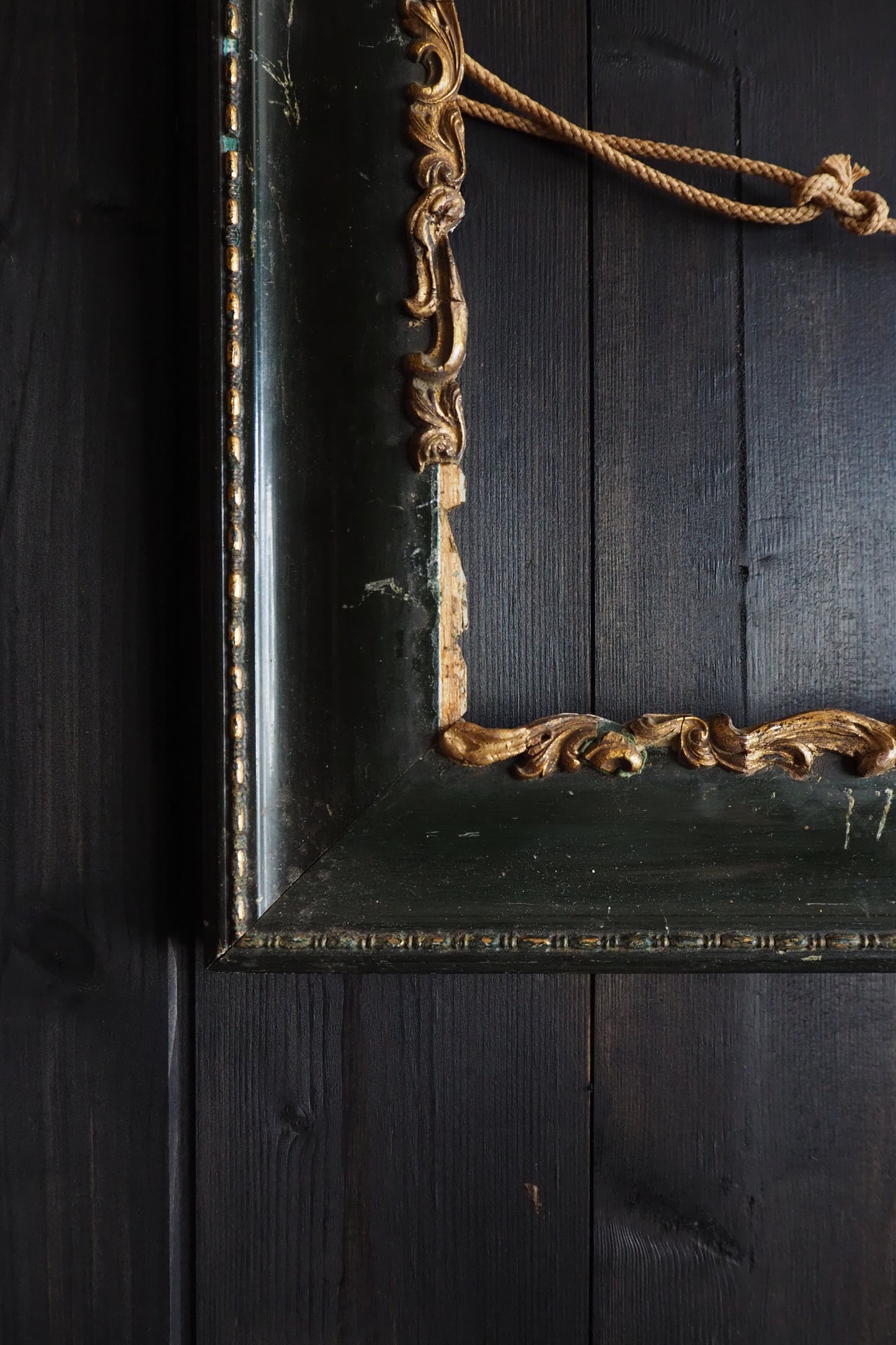 The Ashcombe - Antique Victorian Dark Green Gilt Frame