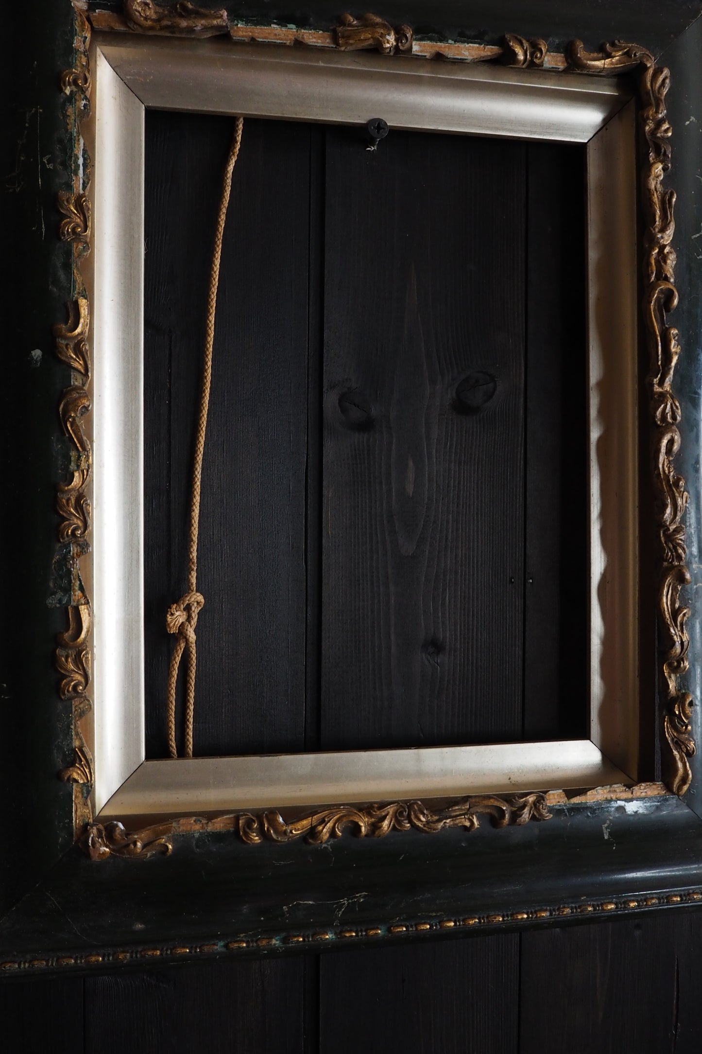 The Ashcombe - Antique Victorian Dark Green Gilt Frame