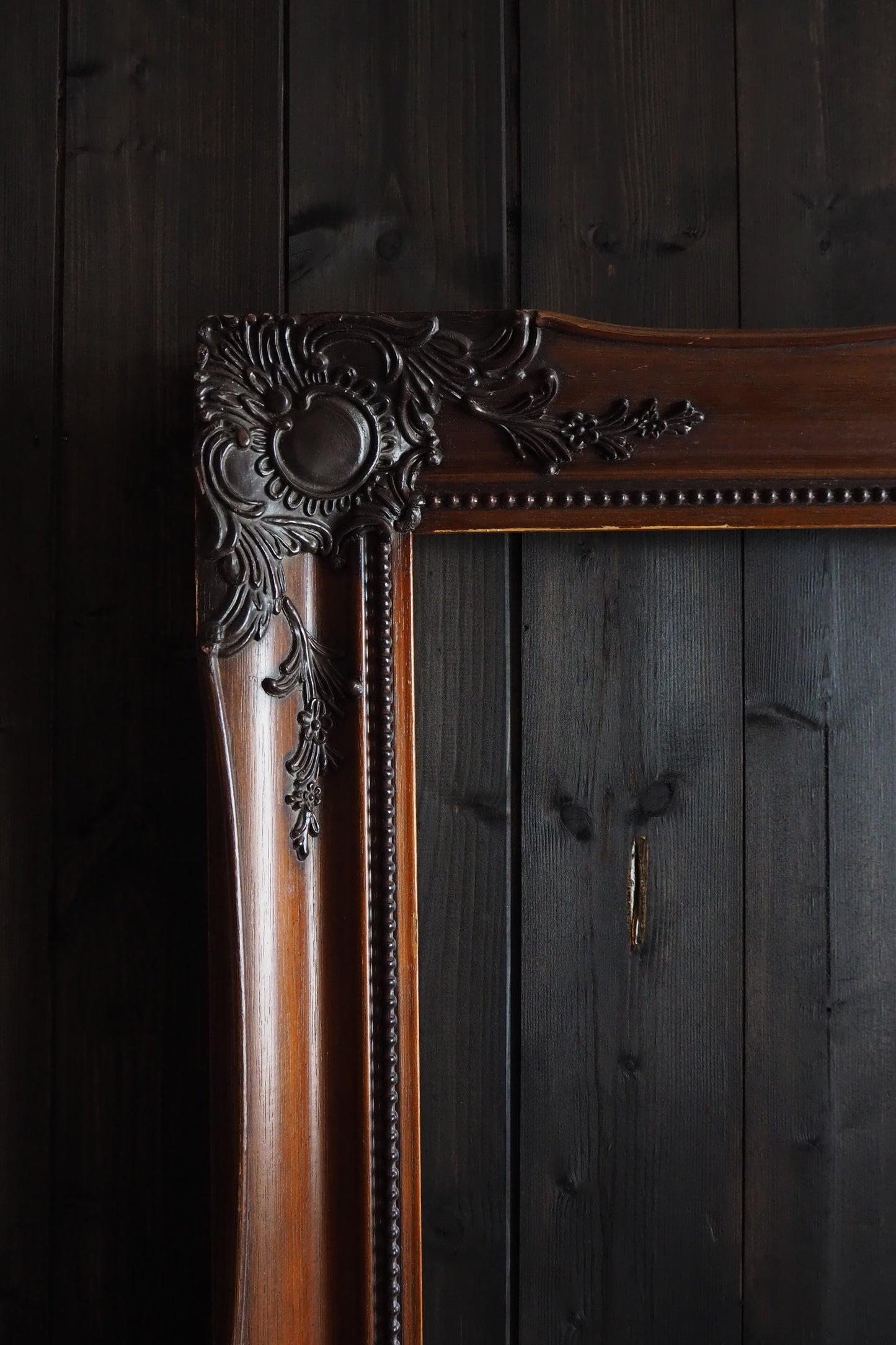 The Montclair – Vintage Ornate Louis Style Wooden Frame