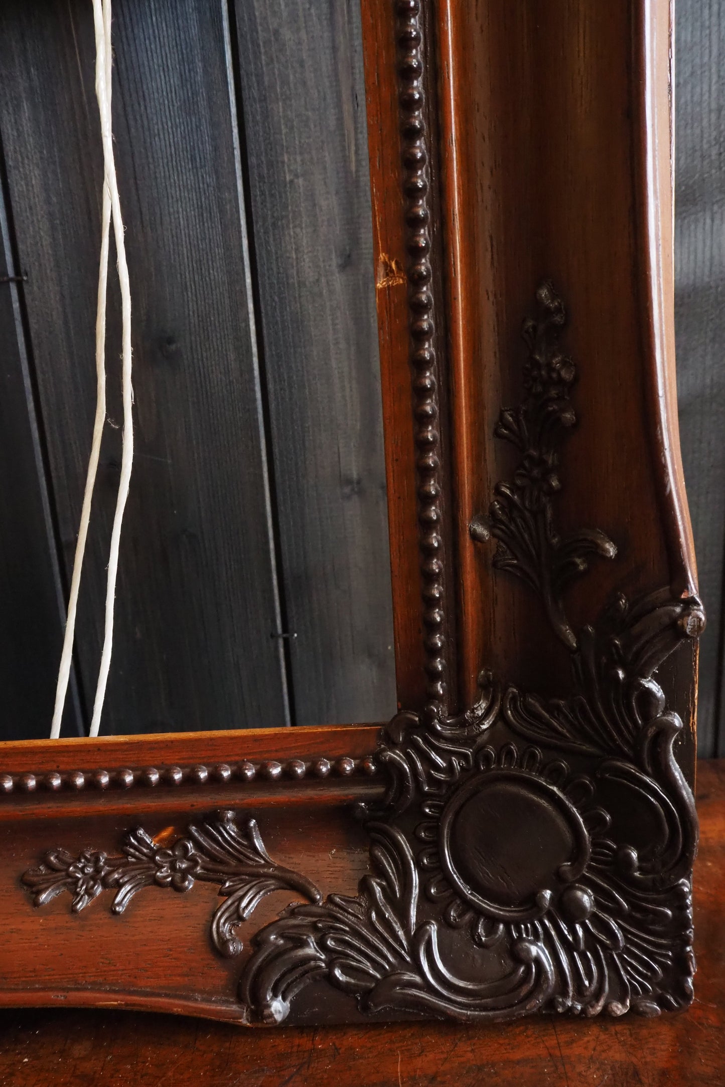 The Montclair – Vintage Ornate Louis Style Wooden Frame