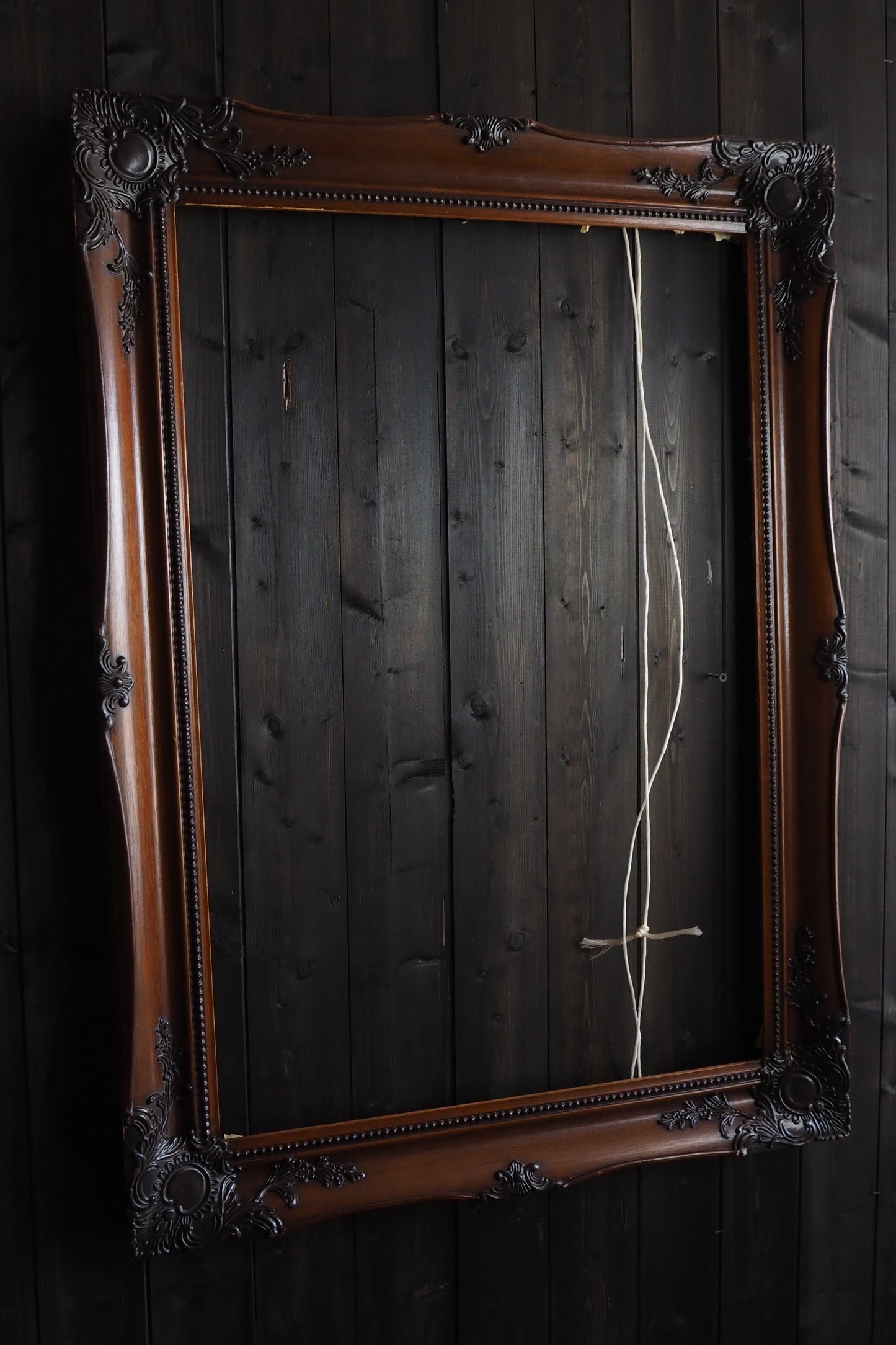The Montclair – Vintage Ornate Louis Style Wooden Frame