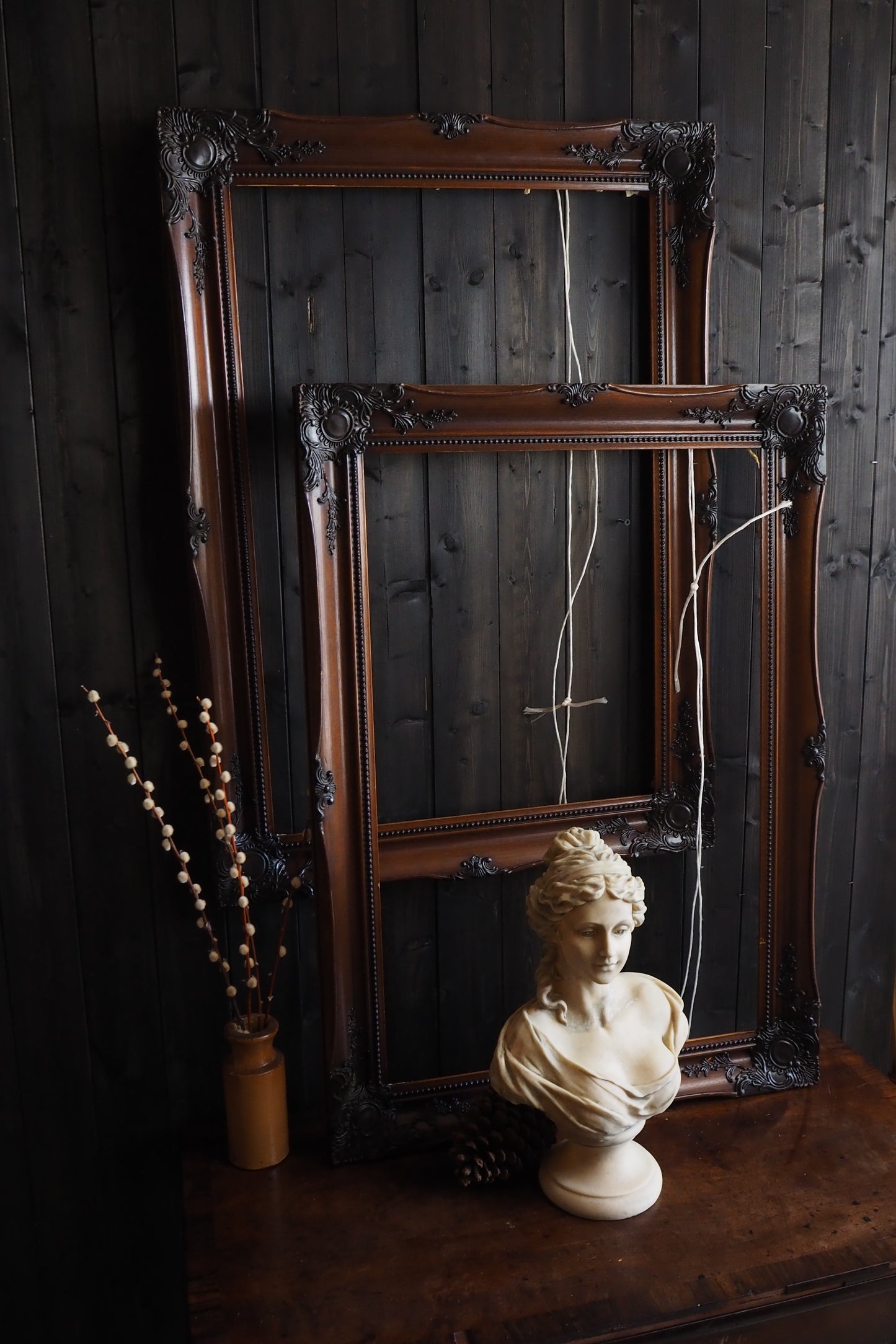 The Montclair – Vintage Ornate Louis Style Wooden Frame