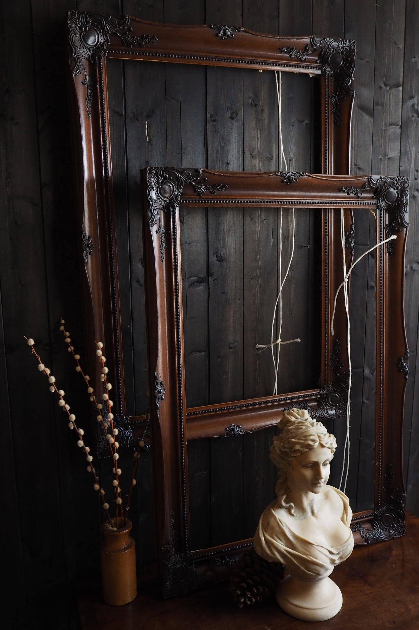 The Montclair – Vintage Ornate Louis Style Wooden Frame