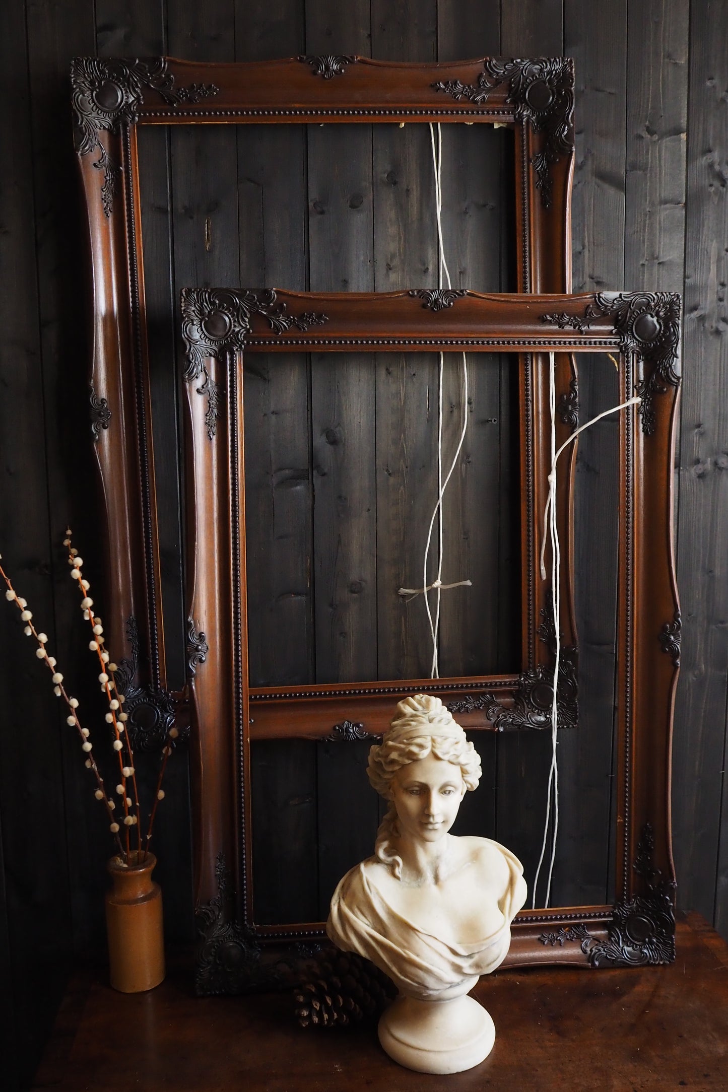 The Montclair – Vintage Ornate Louis Style Wooden Frame