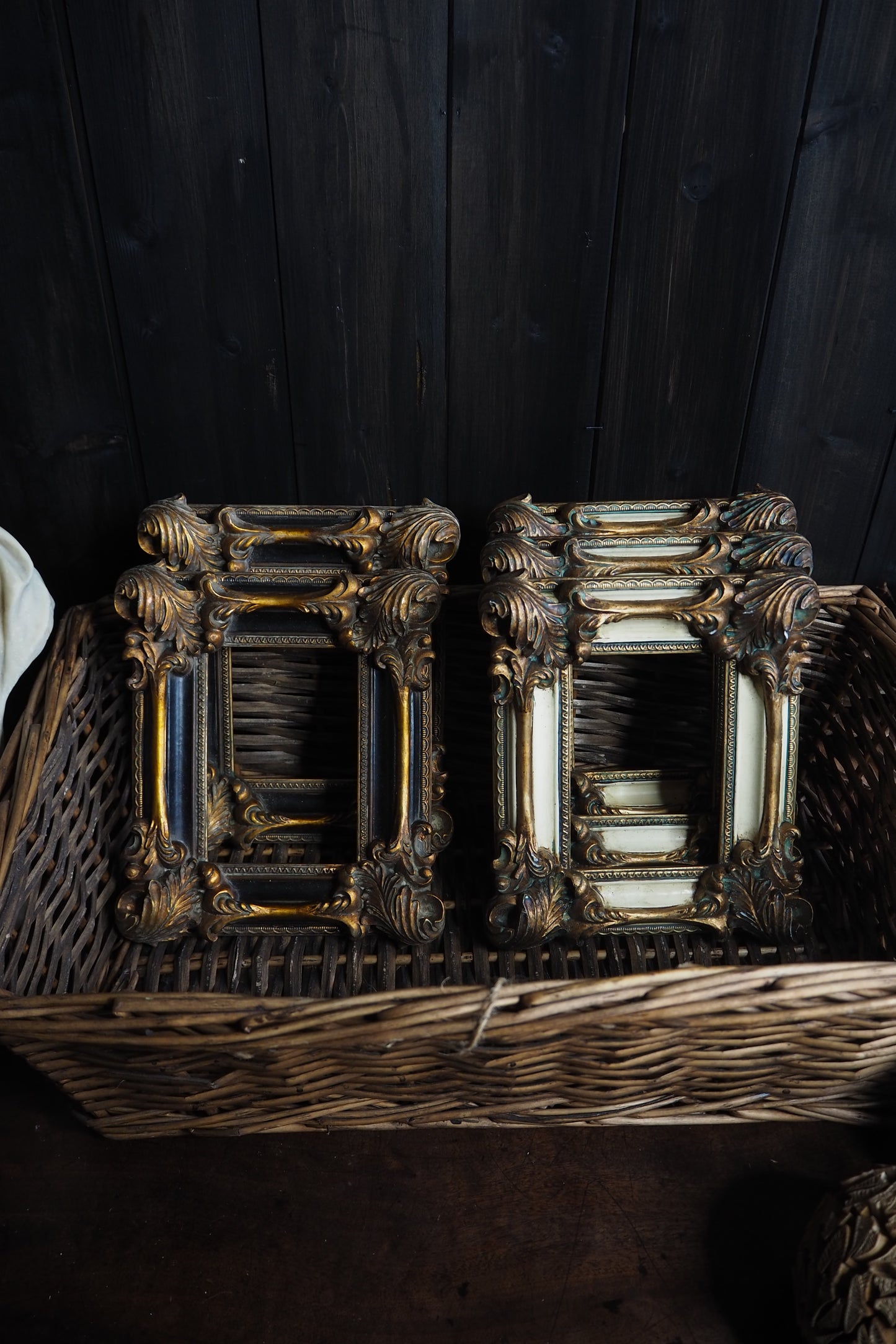 The D'Aubigny – Vintage Heavy Resin Baroque Picture Frames | Ornate Gold ,Black & White