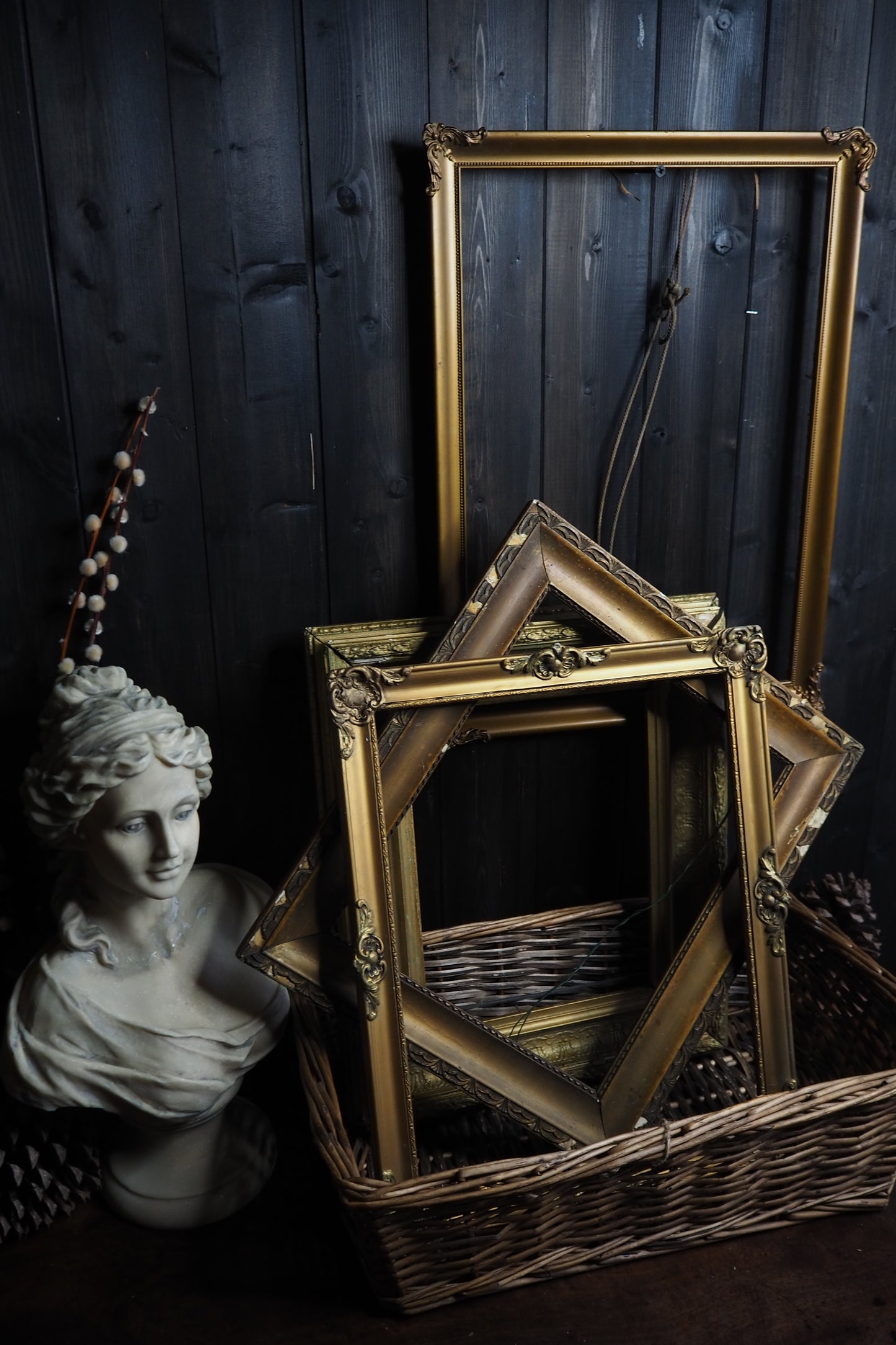 The European Grandeur – Hungarian Ornate Slim Gilt Frame