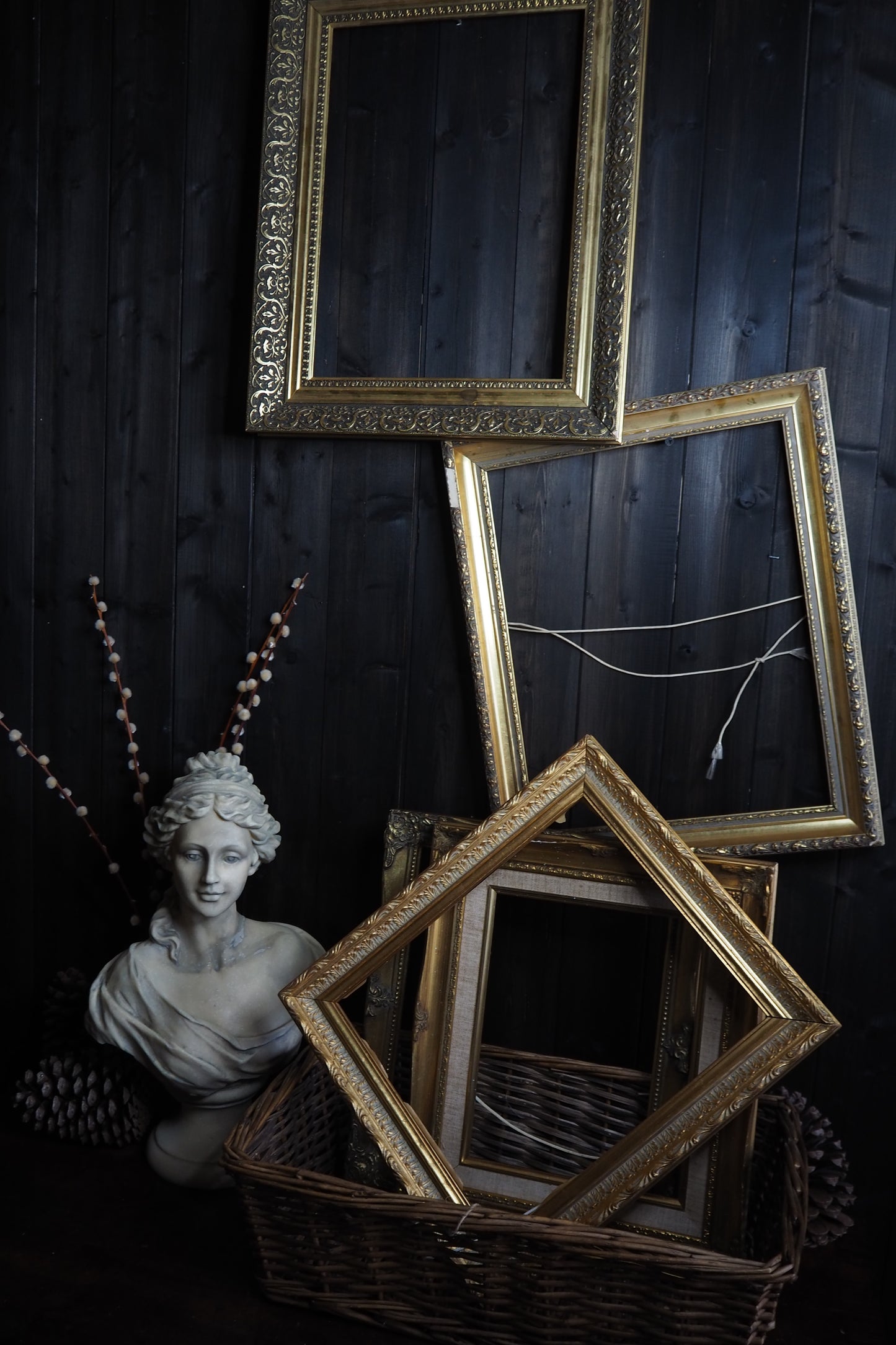 The Mirellan – Vintage Gilt Wood Frame Collection S/M