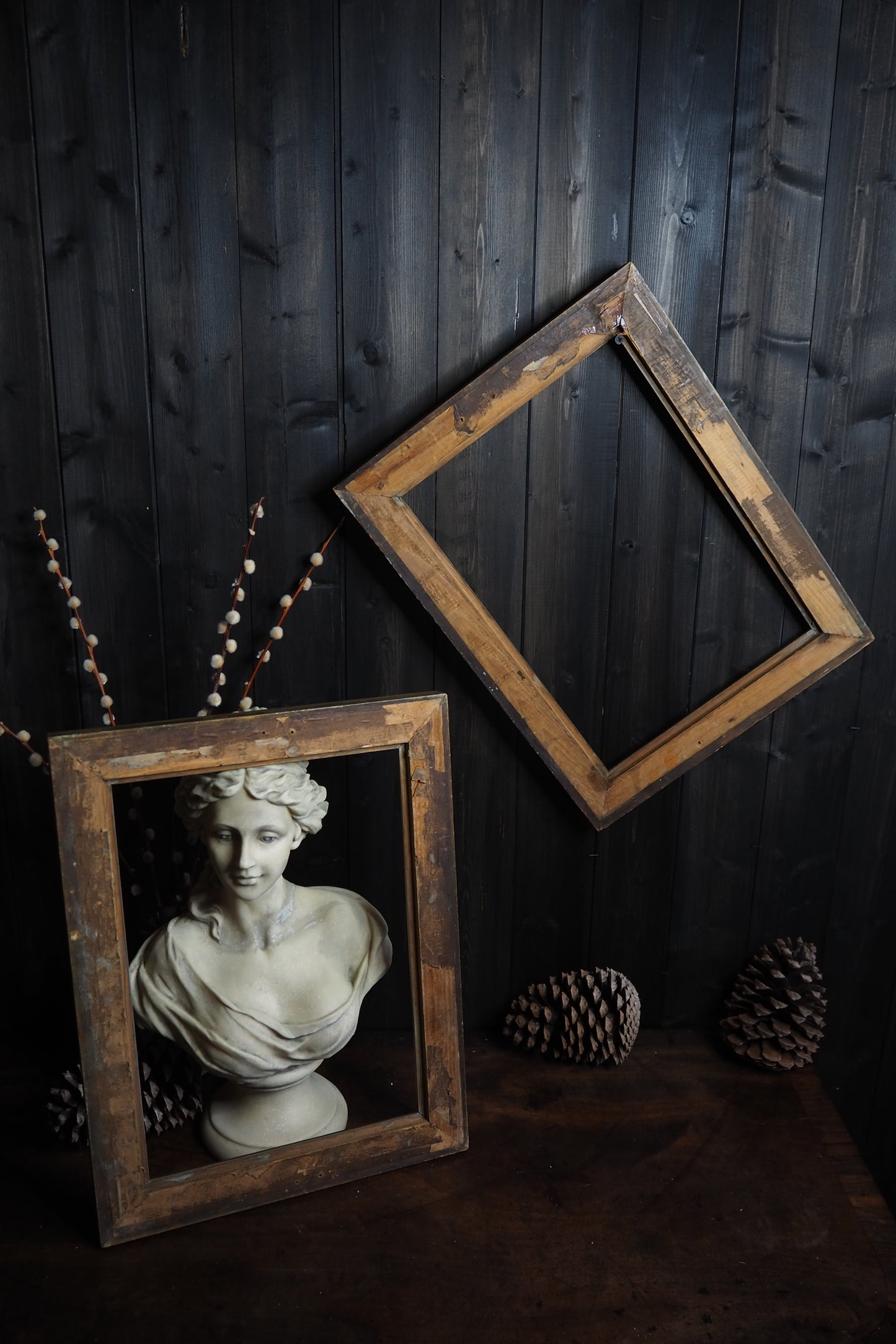 The Astoria - Antique Gold Gilt Frame Pair