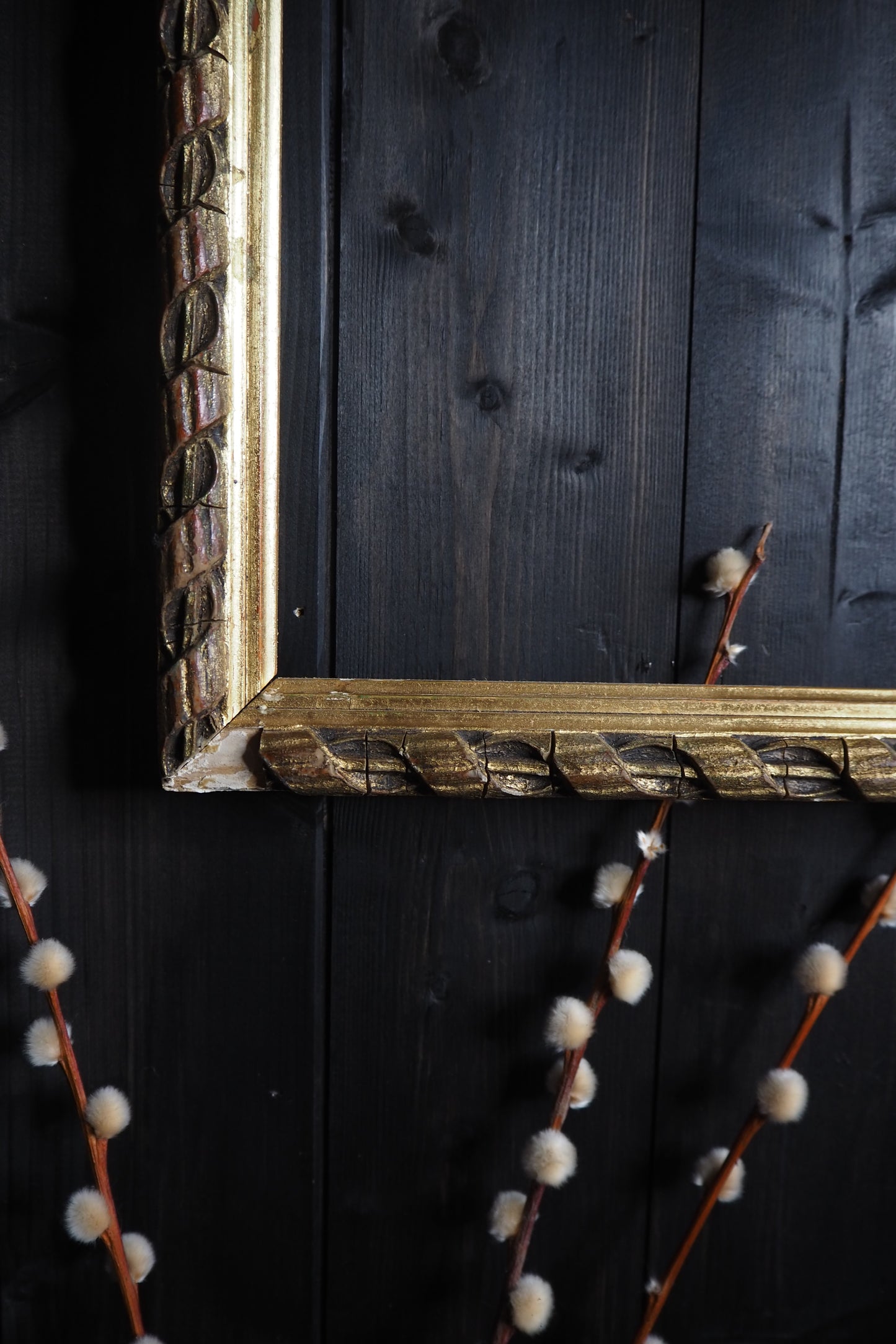 The Acanthus - Gold Parcel Gilt Medium Slim Frame