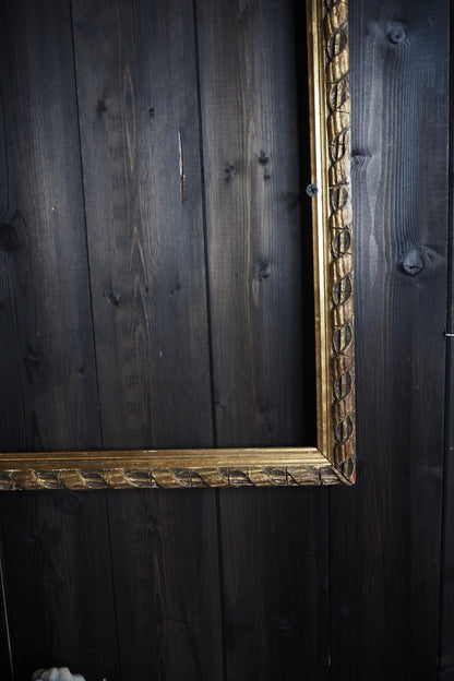 The Acanthus - Gold Parcel Gilt Medium Slim Frame