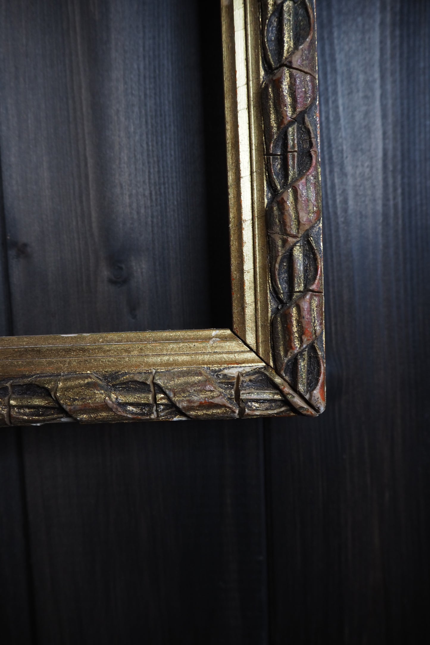 The Acanthus - Gold Parcel Gilt Medium Slim Frame