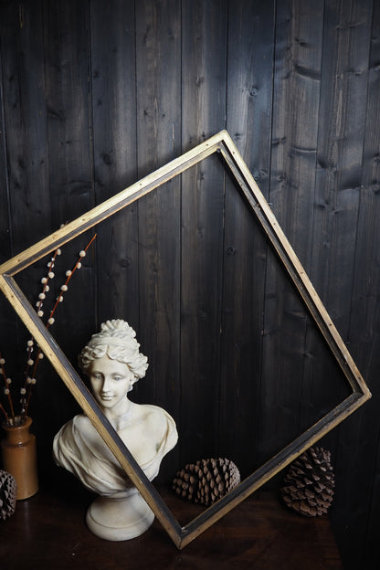 The Acanthus - Gold Parcel Gilt Medium Slim Frame