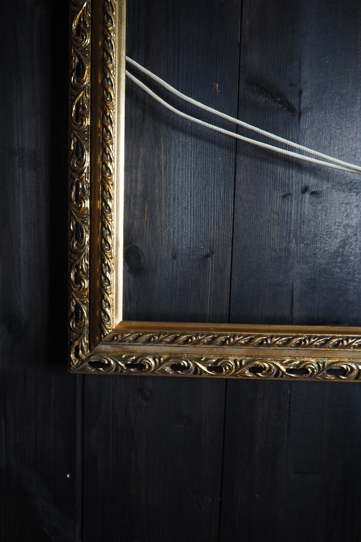 The Regal – Medium Double Slim Gilt Ornate Frame