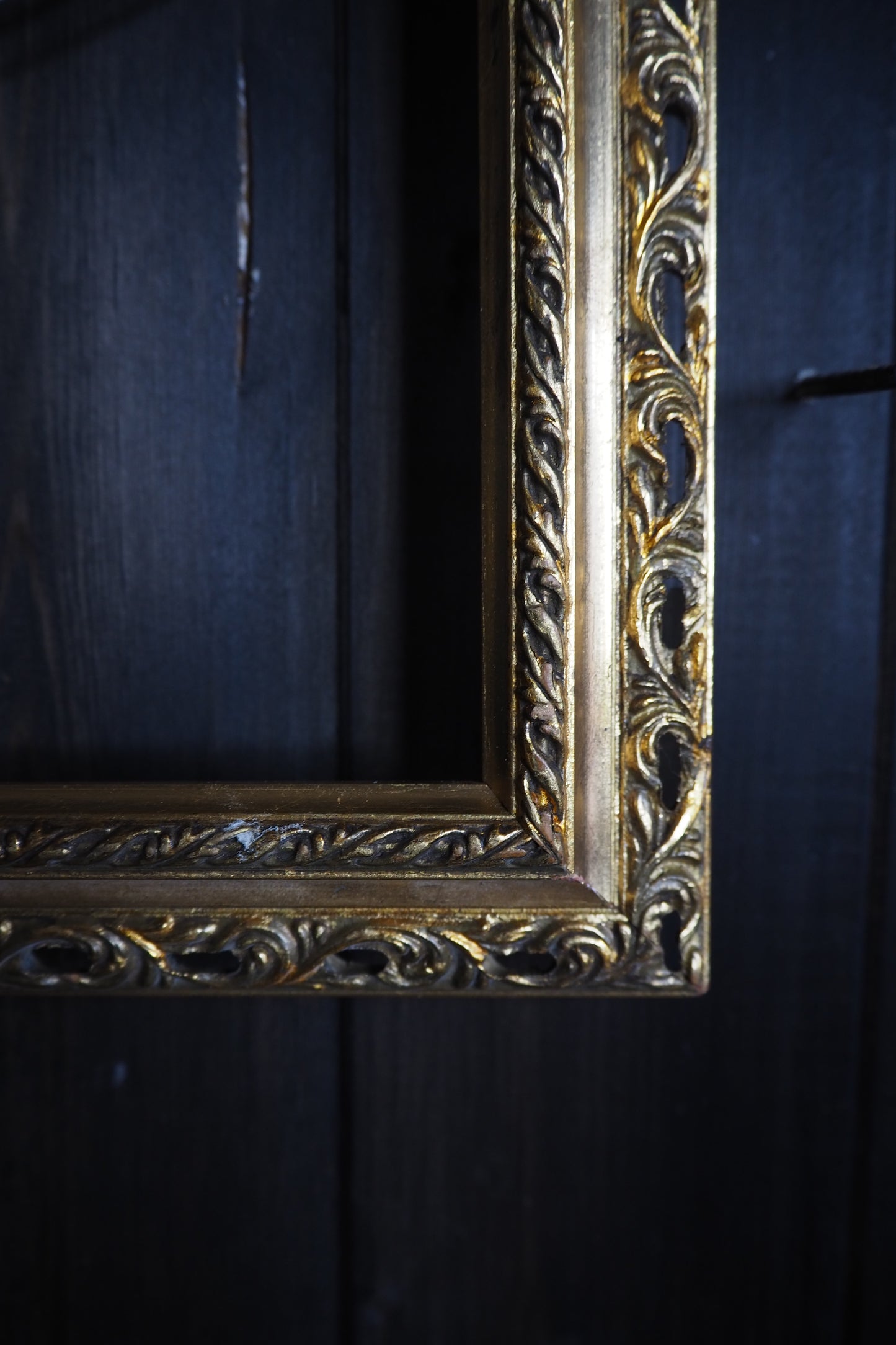 The Regal – Medium Double Slim Gilt Ornate Frame