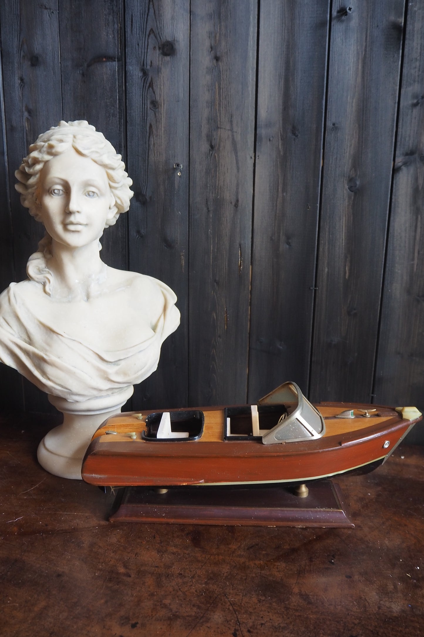 Vintage Chris-Craft Style Wooden Model Speedboat | Mahogany Boat Replica