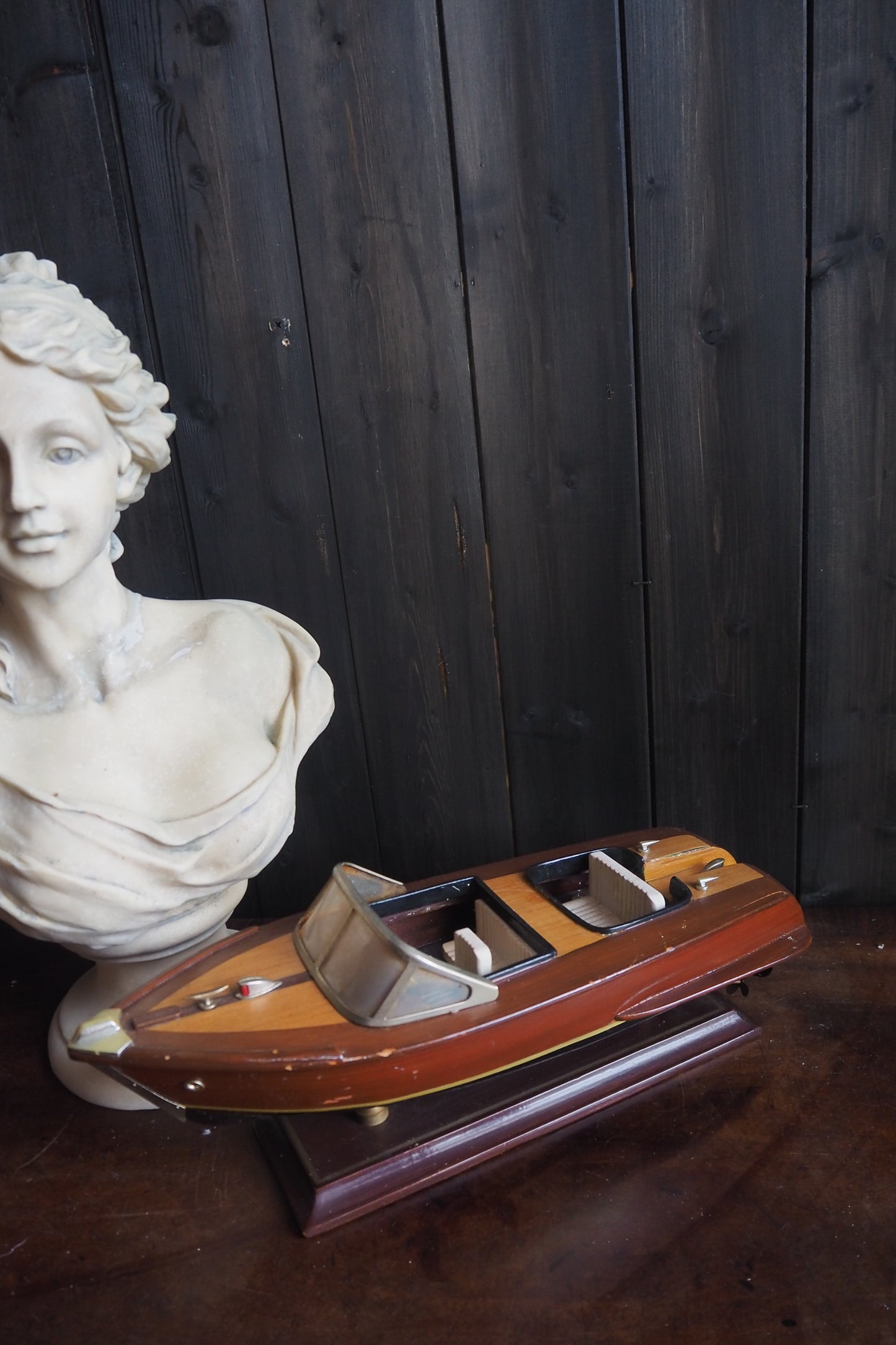Vintage Chris-Craft Style Wooden Model Speedboat | Mahogany Boat Replica