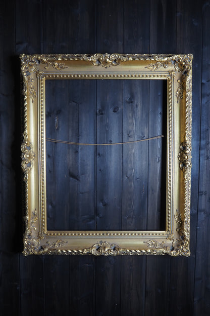 The Czech Royalty - Vintage Gold Chippendale Frame Collection A