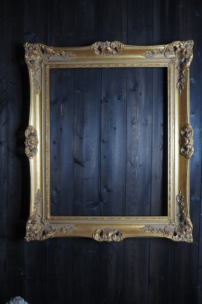 The Czech Royalty - Vintage Gold Chippendale Frame Collection C