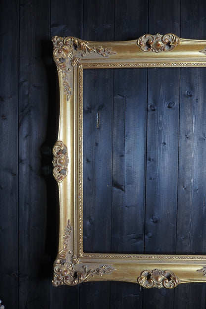 The Czech Royalty - Vintage Gold Chippendale Frame Collection C