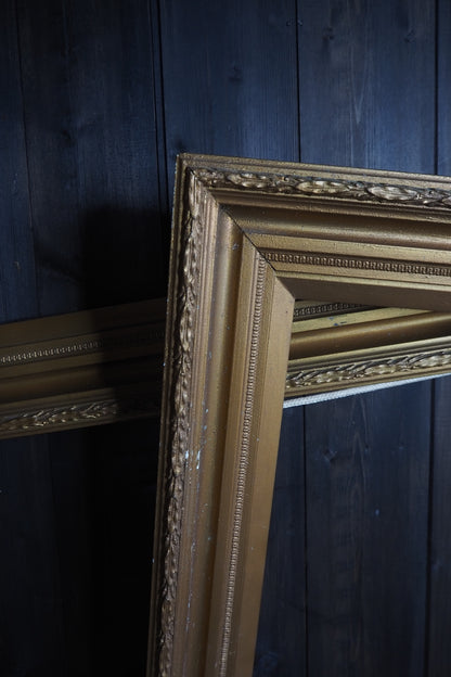 The Véronne – Early 20th Century Gold Gilt Frame Pair